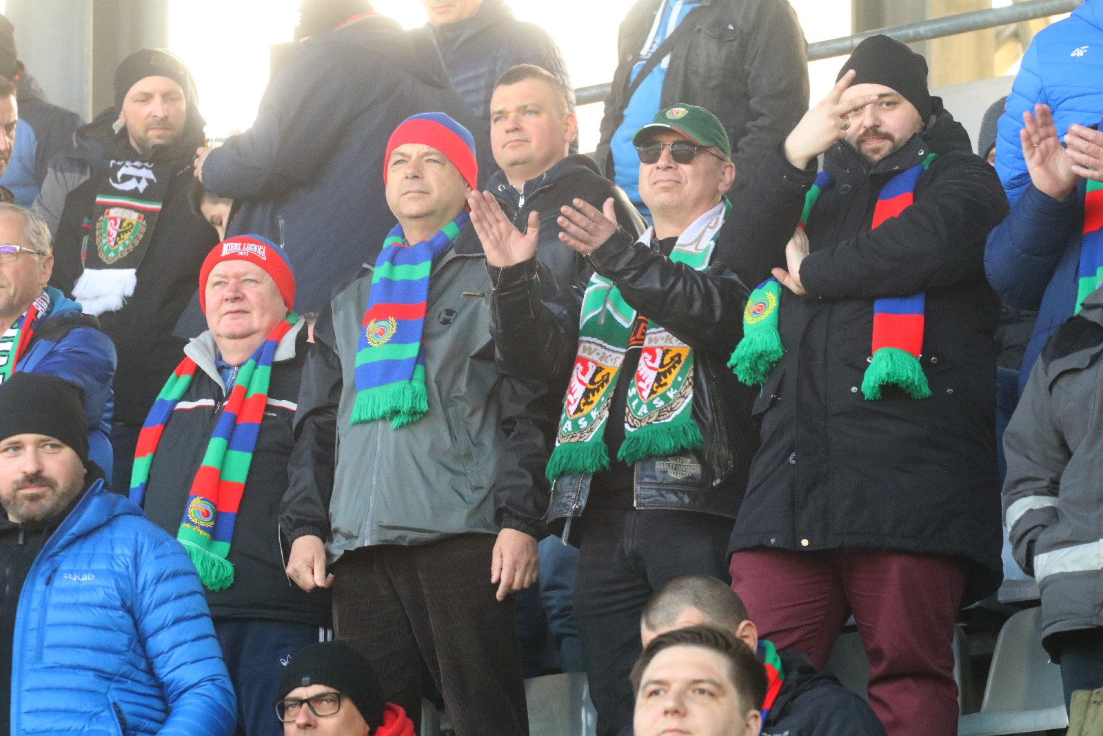 Kibice na stadionie Miedzi podczas meczu ze Stomilem Olsztyn
