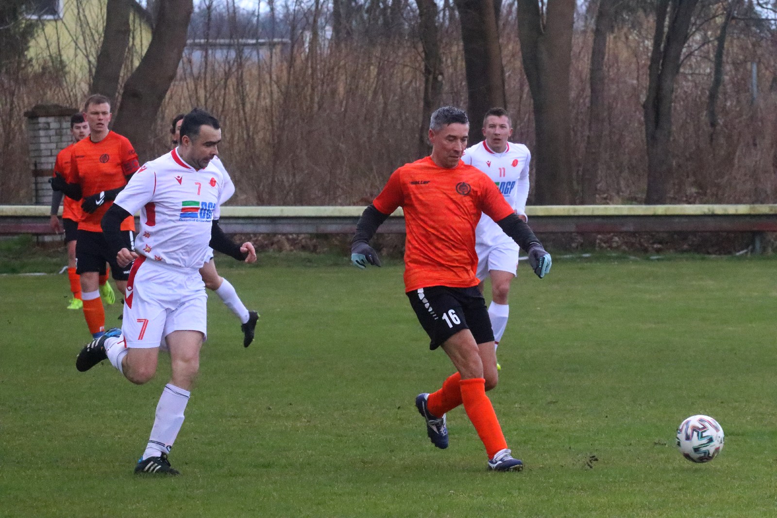 Lider nadal wygrywa. Iskra Kochlice pokonała Górnika Lubin