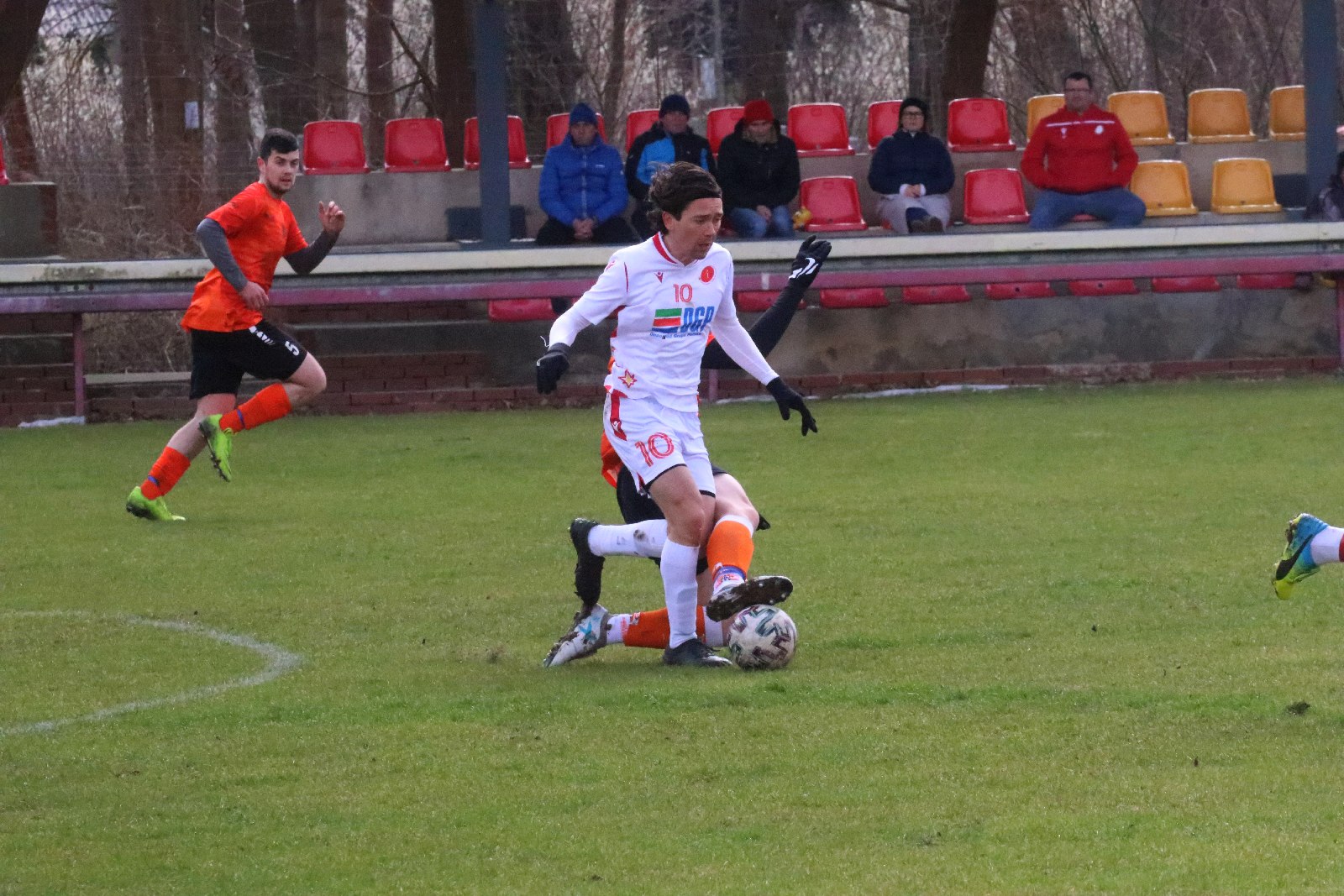 Lider nadal wygrywa. Iskra Kochlice pokonała Górnika Lubin