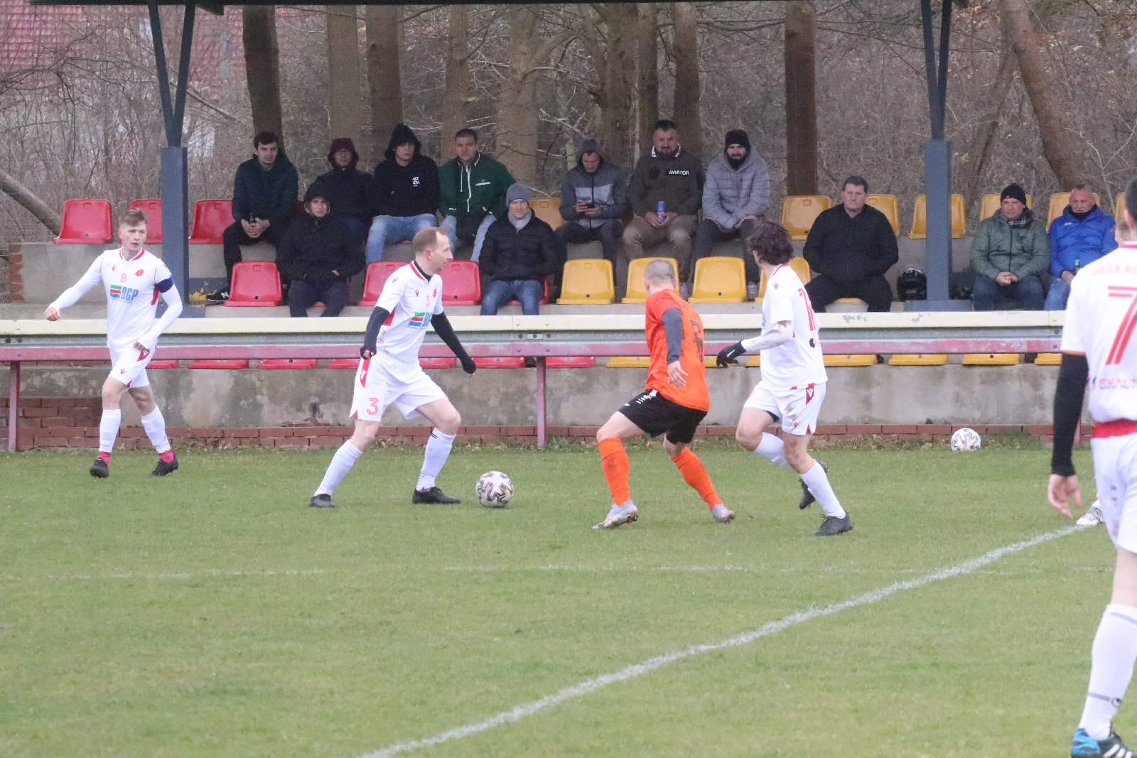 Lider nadal wygrywa. Iskra Kochlice pokonała Górnika Lubin