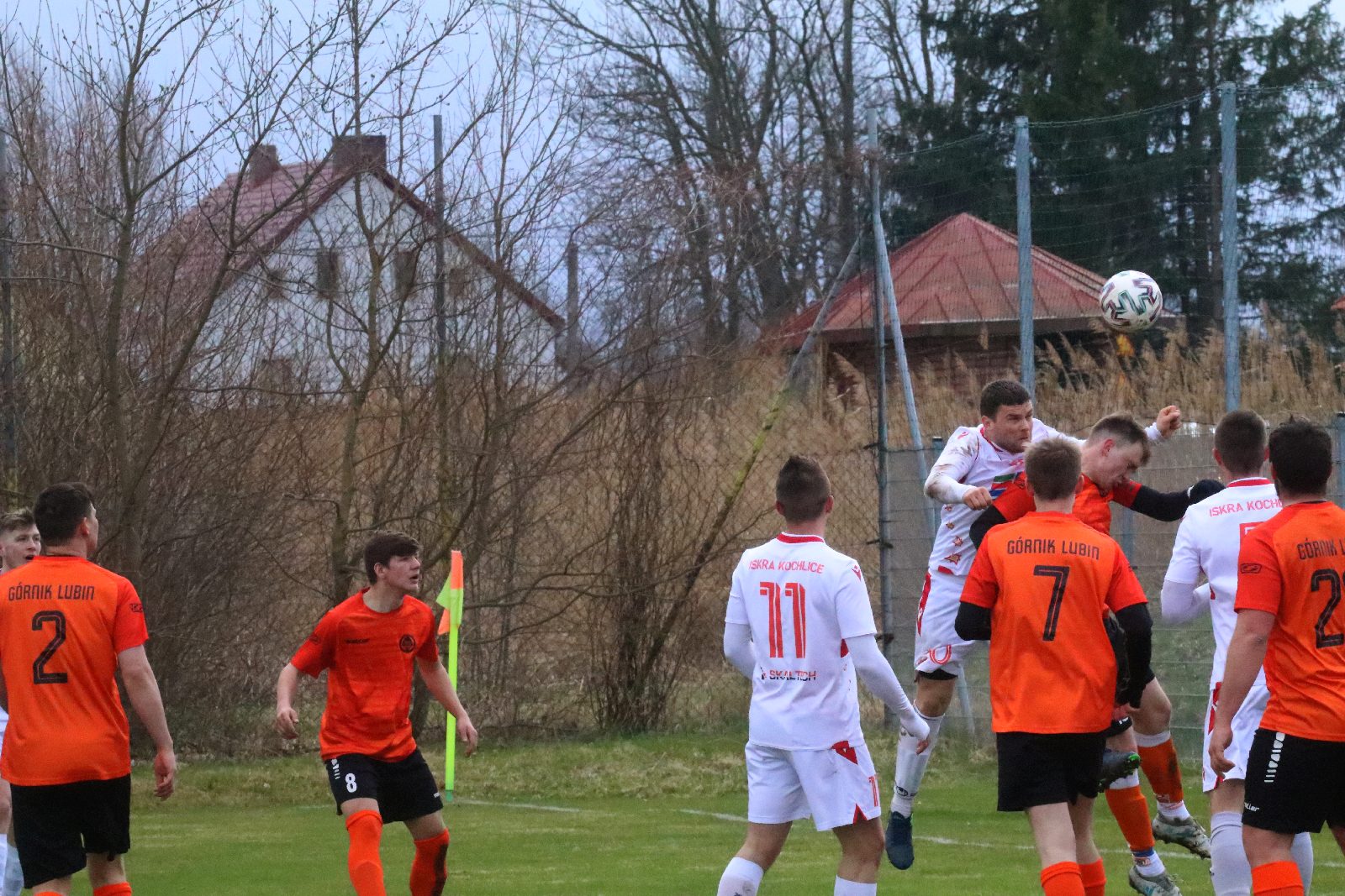 Lider nadal wygrywa. Iskra Kochlice pokonała Górnika Lubin