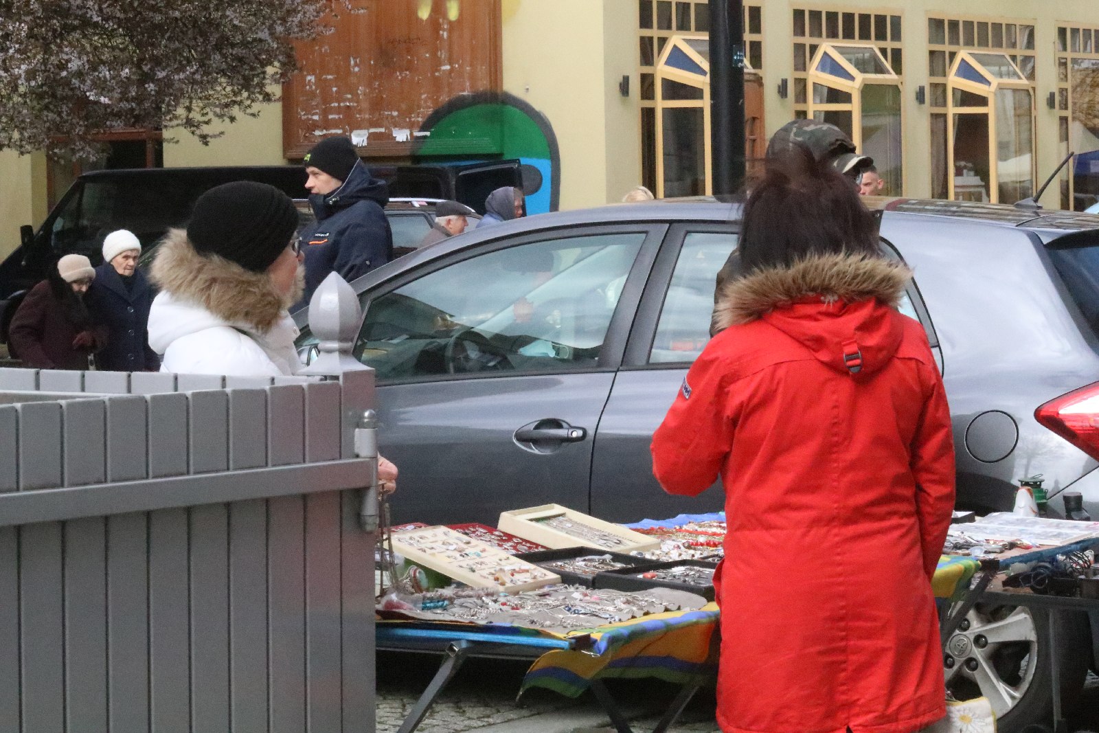Jarmark staroci w legnickim rynku już po raz czwarty w tym roku