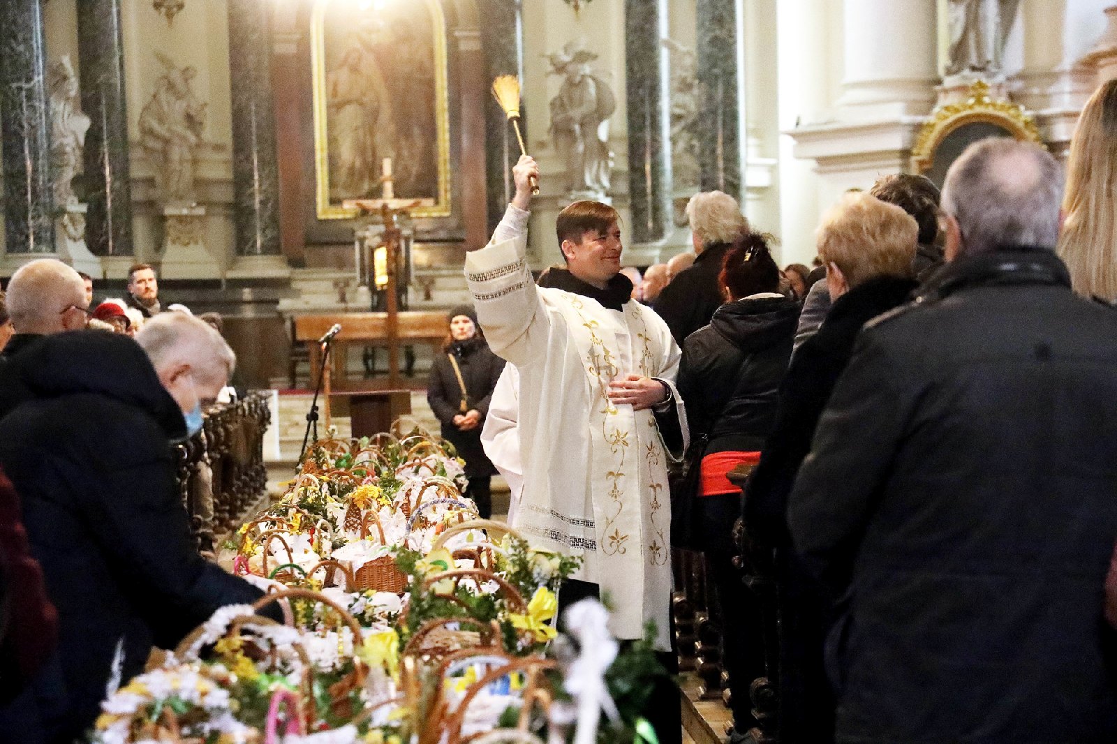 Święcenie pokarmów w legnickich kościołach