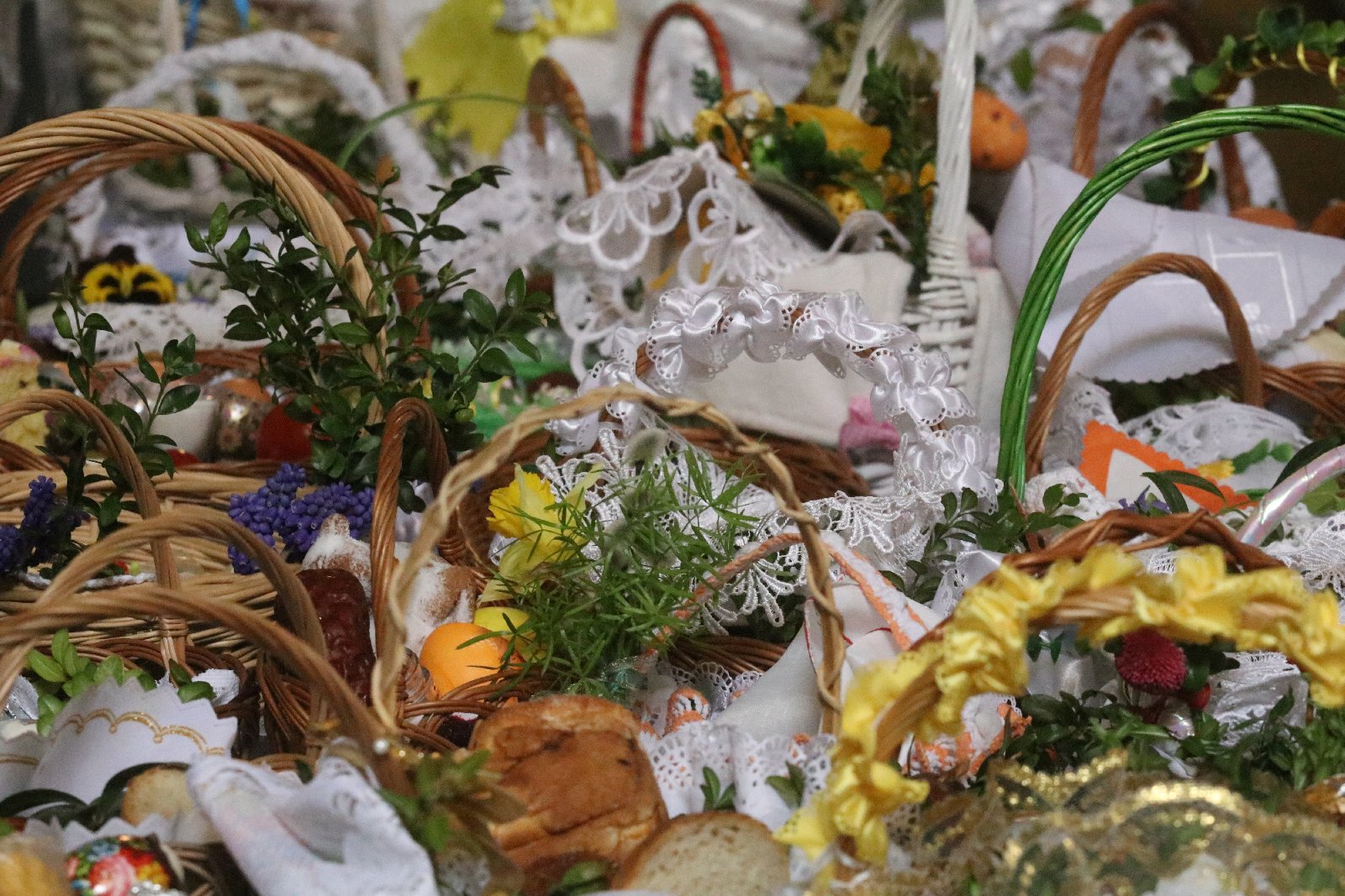Święcenie pokarmów w legnickich kościołach