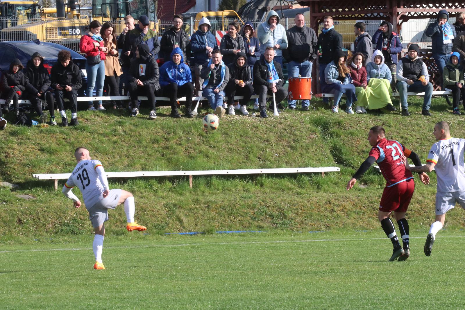 Derby w Koskowicach. KS Legnickie Pole ograł Błękitnych