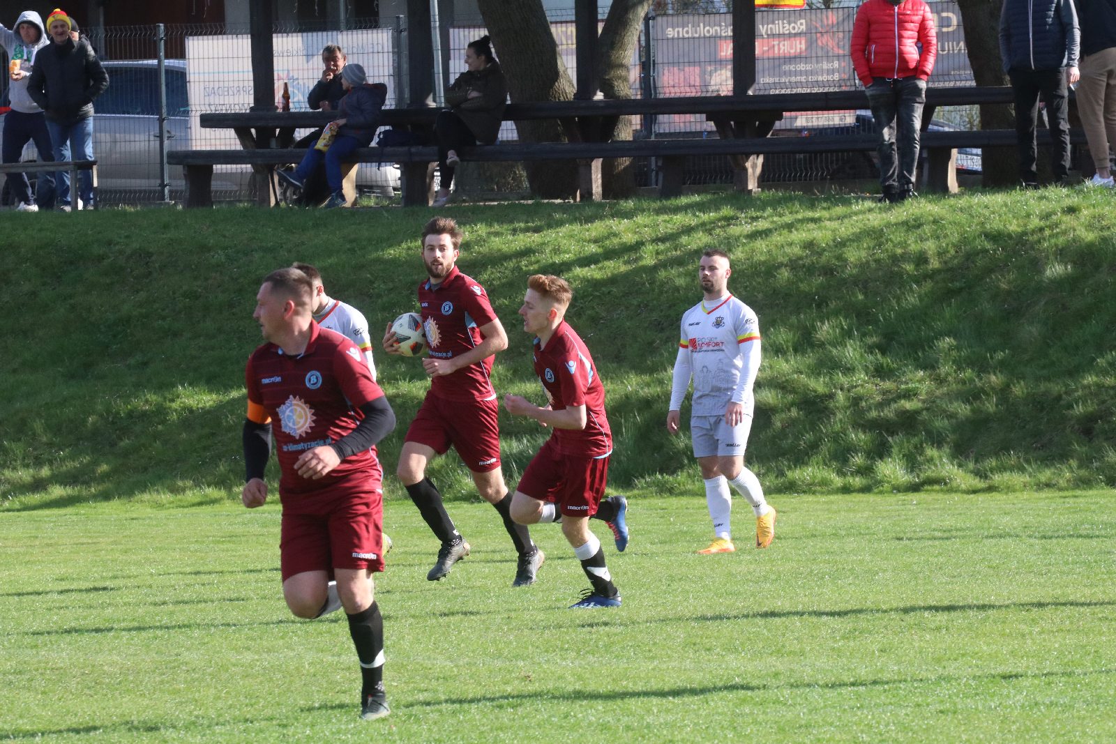 Derby w Koskowicach. KS Legnickie Pole ograł Błękitnych