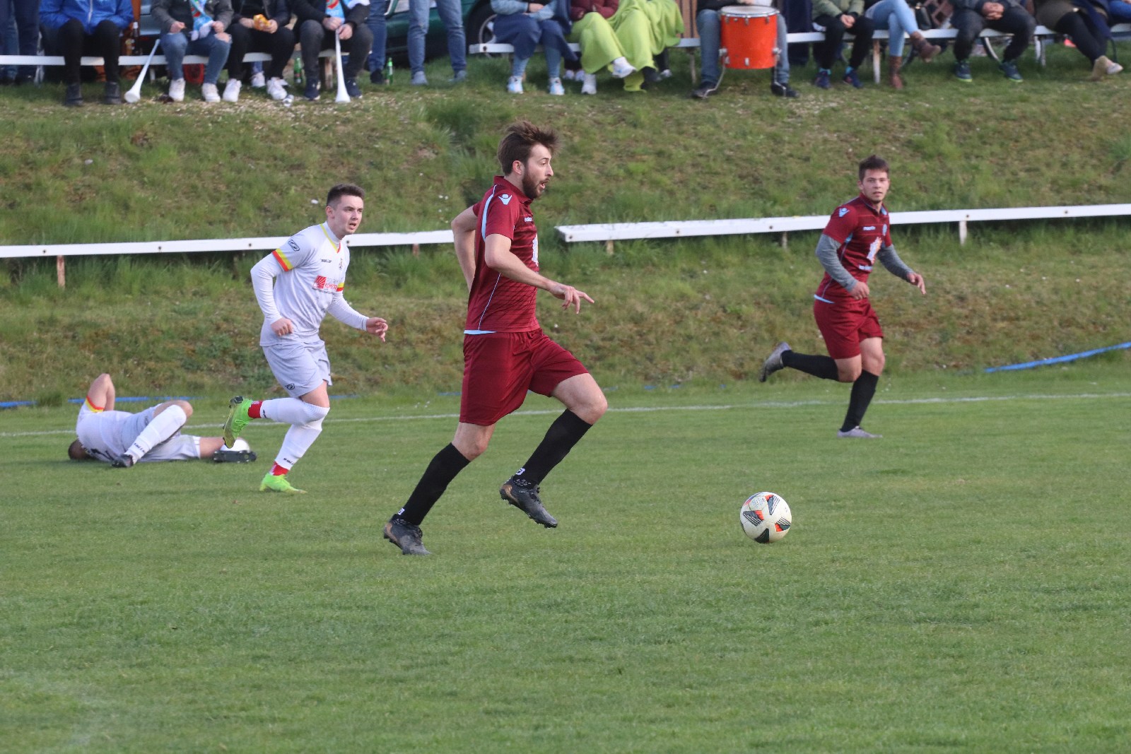 Derby w Koskowicach. KS Legnickie Pole ograł Błękitnych