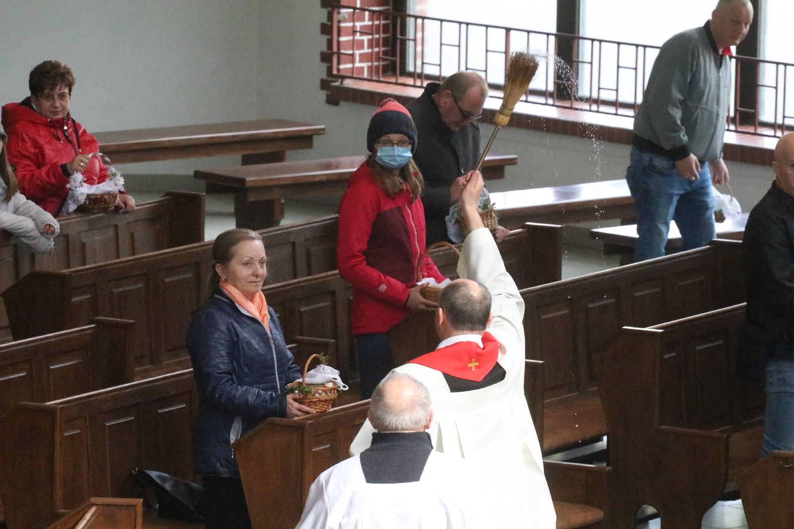Święcenie pokarmów w legnickich kościołach