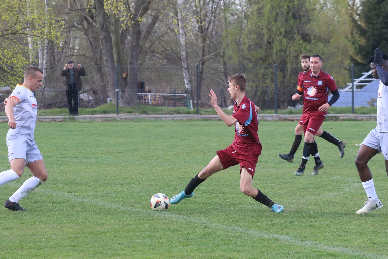 Derby w Koskowicach. KS Legnickie Pole ograł Błękitnych