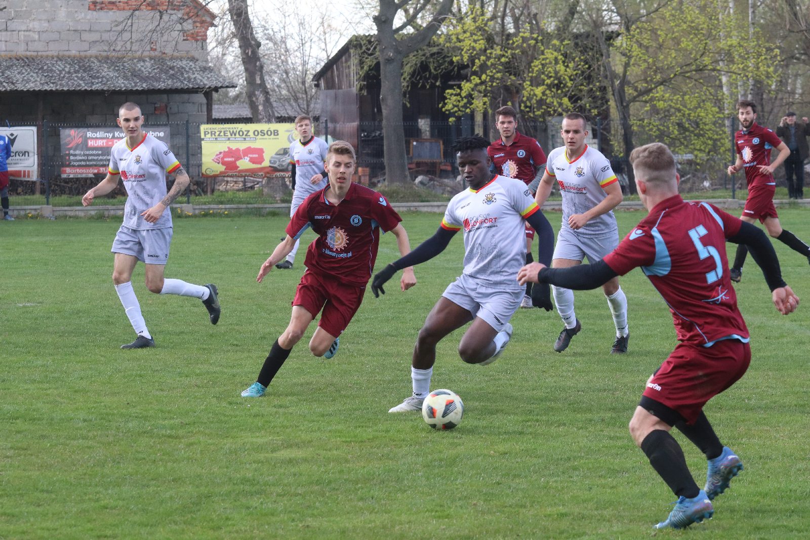 Derby w Koskowicach. KS Legnickie Pole ograł Błękitnych
