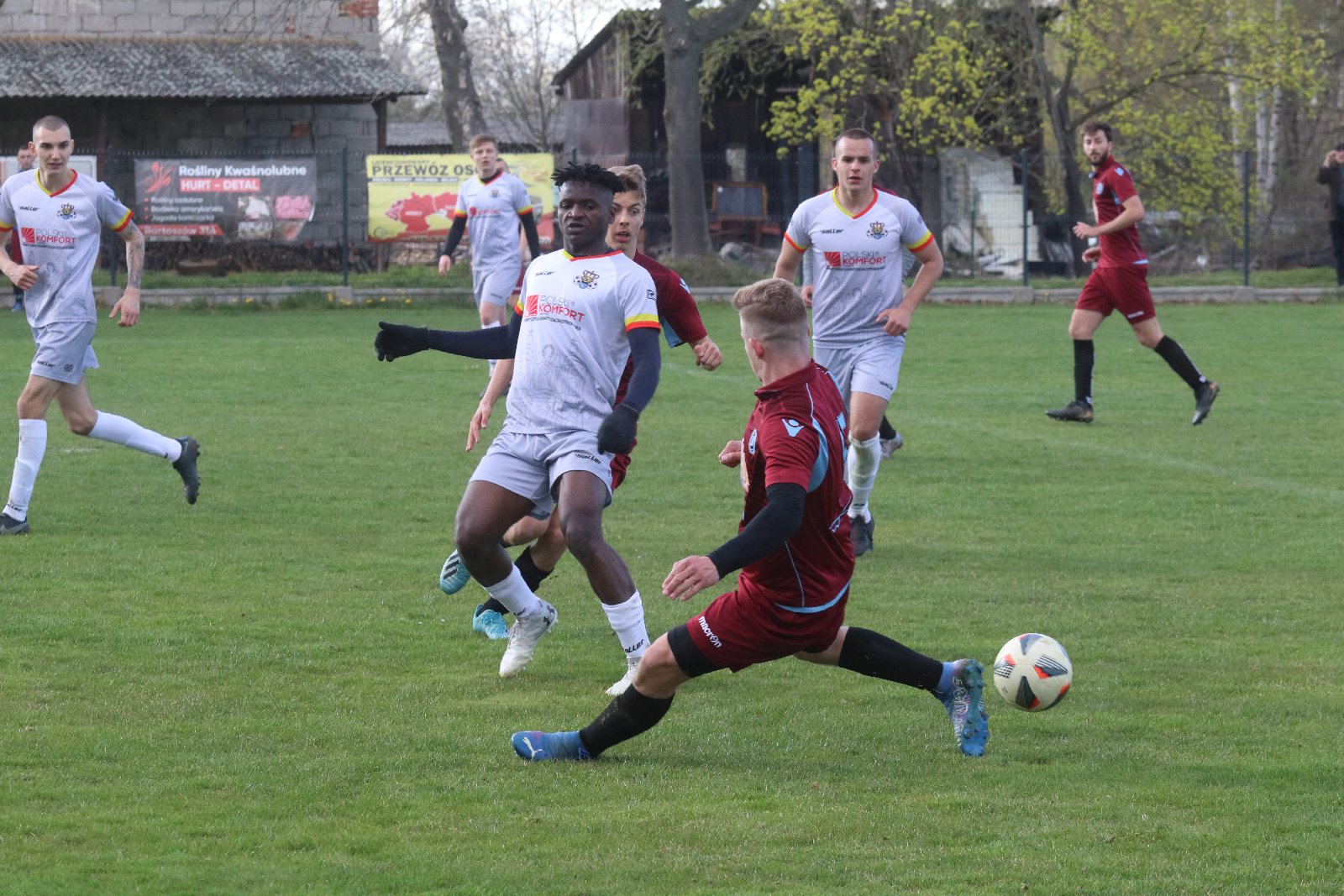 Derby w Koskowicach. KS Legnickie Pole ograł Błękitnych