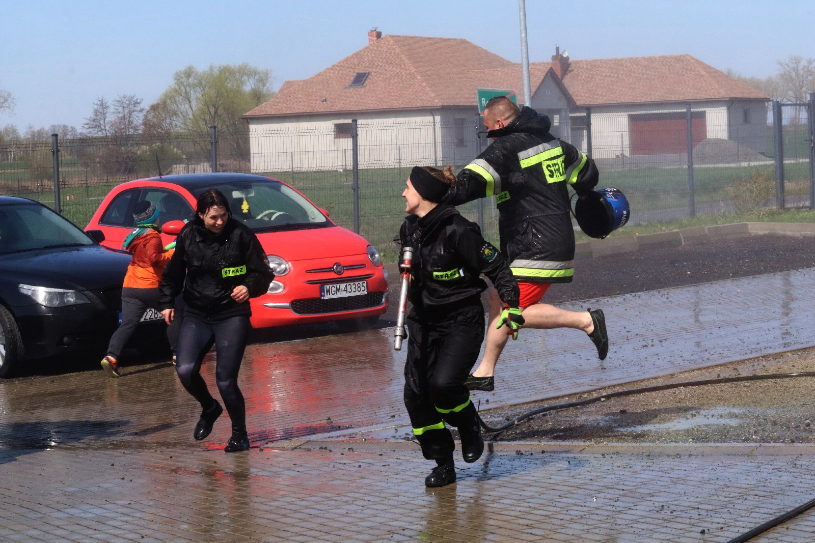 Dyngusowa zabawa z Ochotniczą Strażą Pożarną z Raczkowej