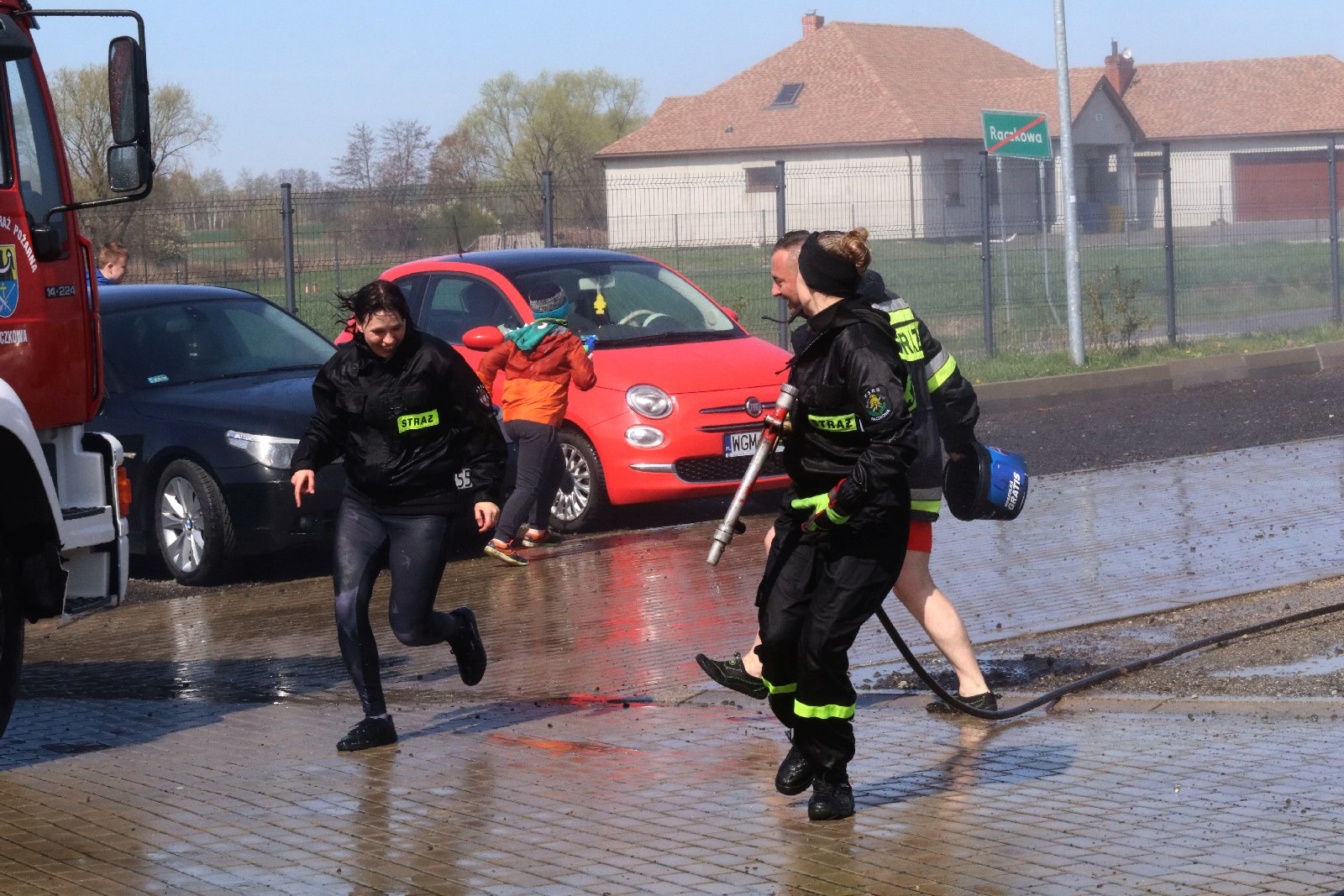 Dyngusowa zabawa z Ochotniczą Strażą Pożarną z Raczkowej