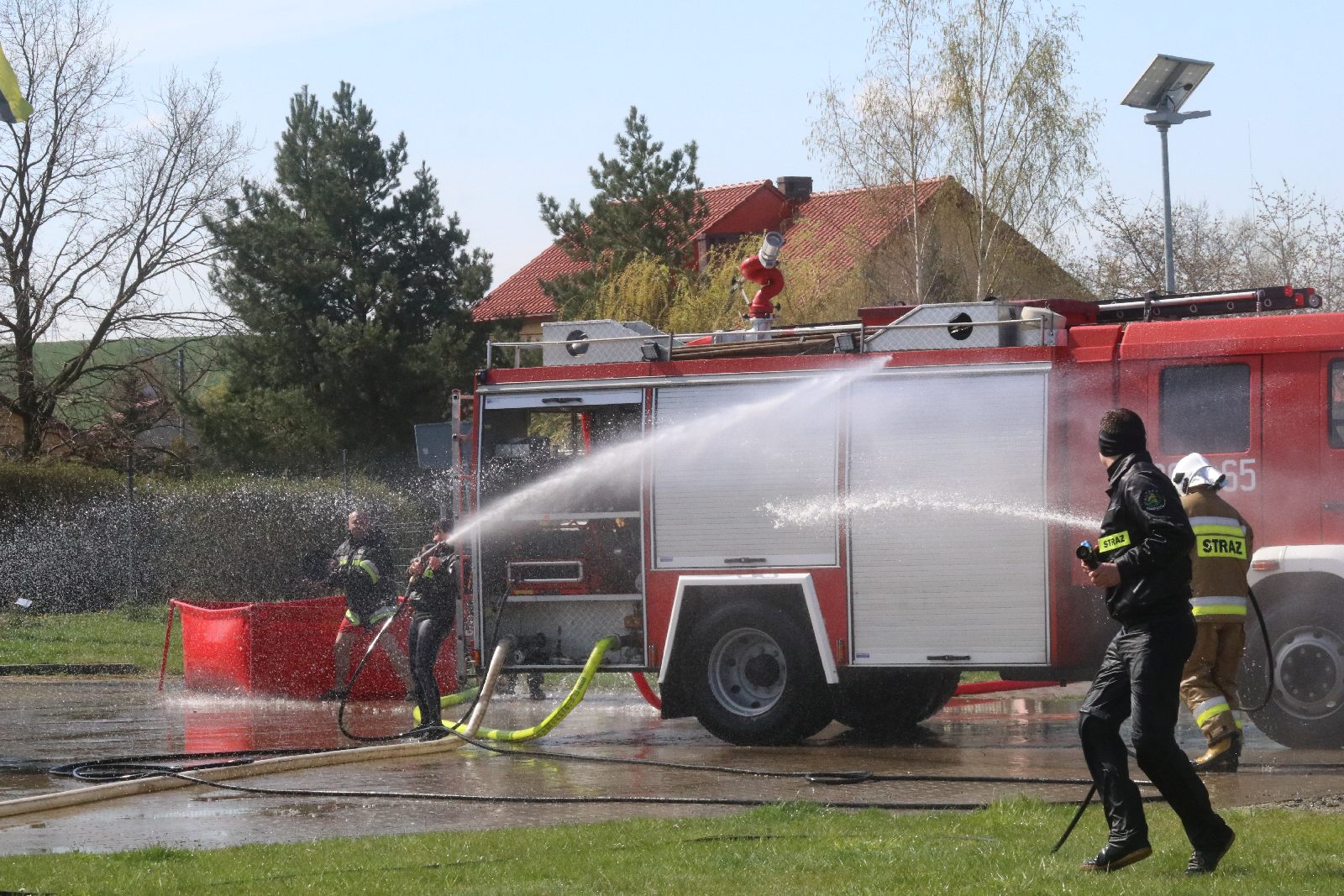 Dyngusowa zabawa z Ochotniczą Strażą Pożarną z Raczkowej