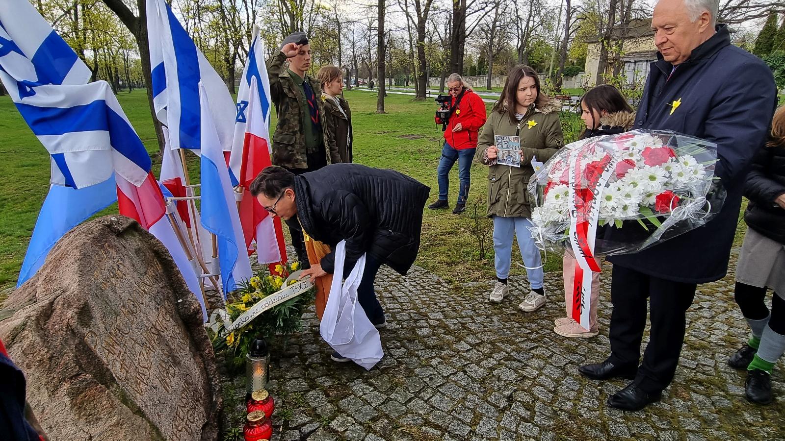 Złożyli hołd bohaterom powstania w getcie warszawskim