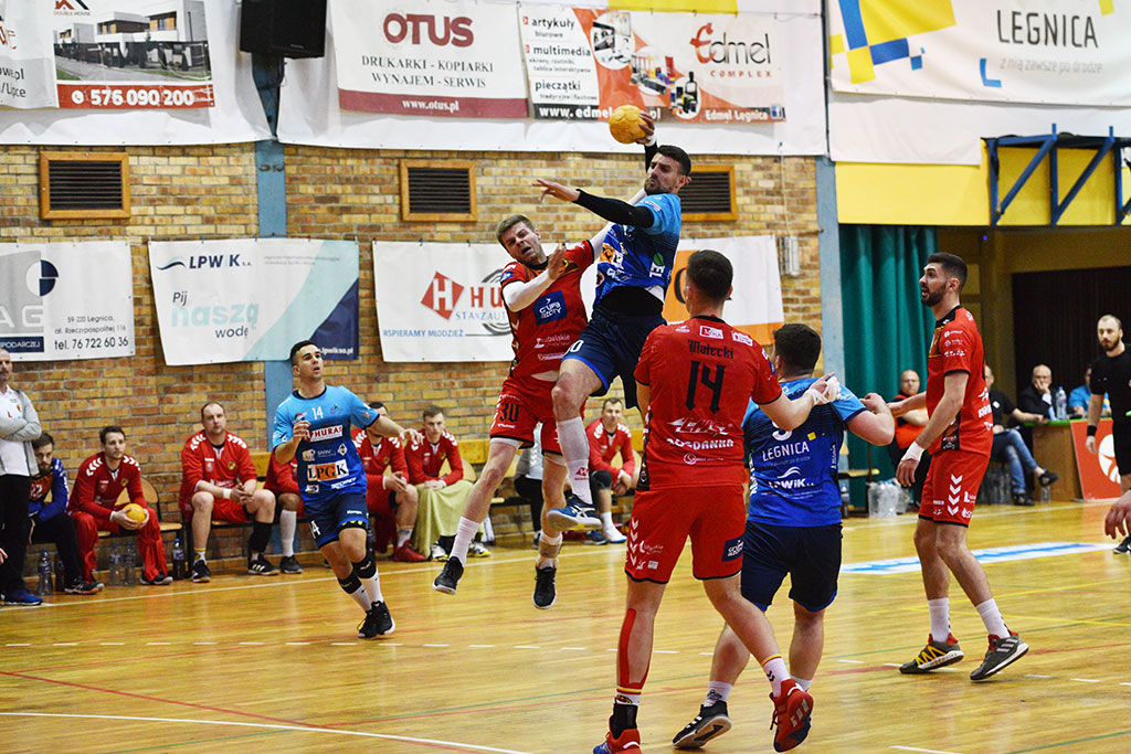 Siódemka Miedź Legnica wygrywa jedną bramką z Zamościem