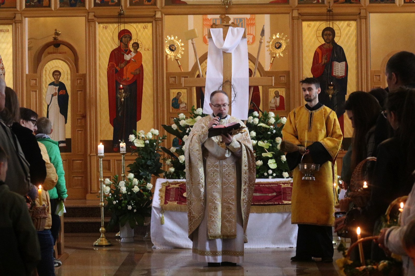 Święcenie pokarmów w parafii greckokatolickiej w Legnicy