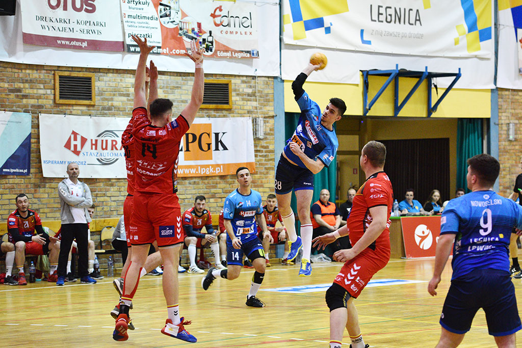 Siódemka Miedź Legnica wygrywa jedną bramką z Zamościem