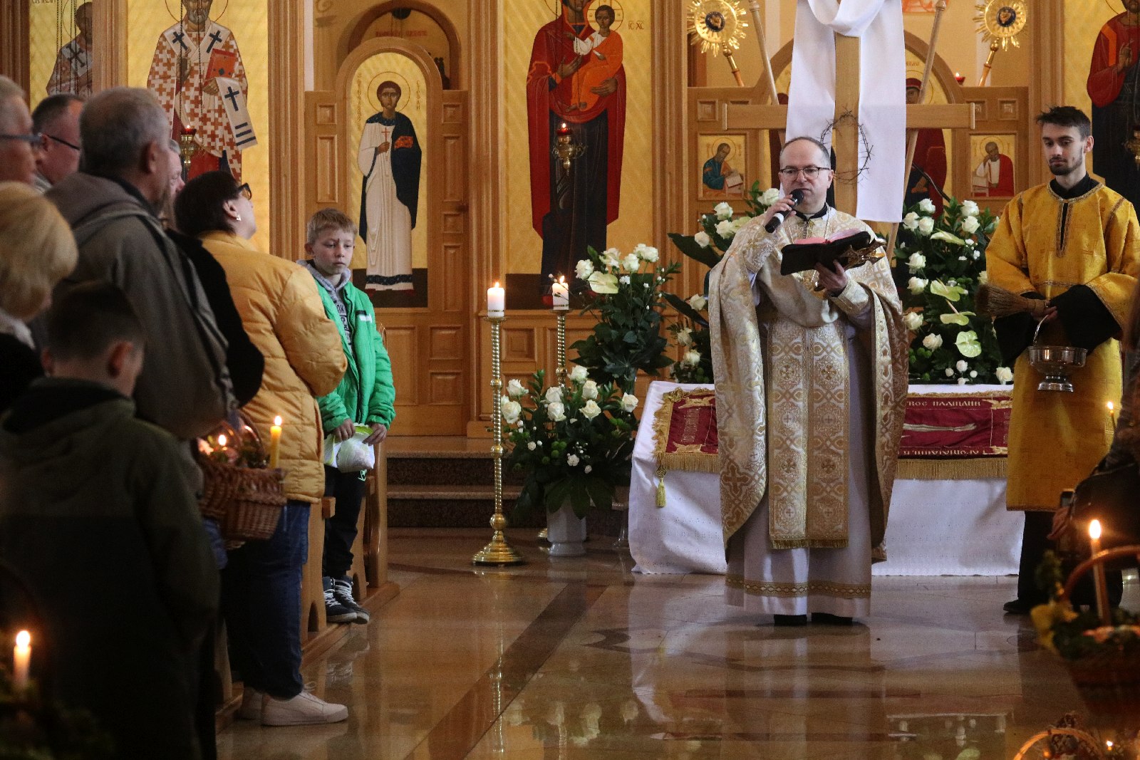 Święcenie pokarmów w parafii greckokatolickiej w Legnicy