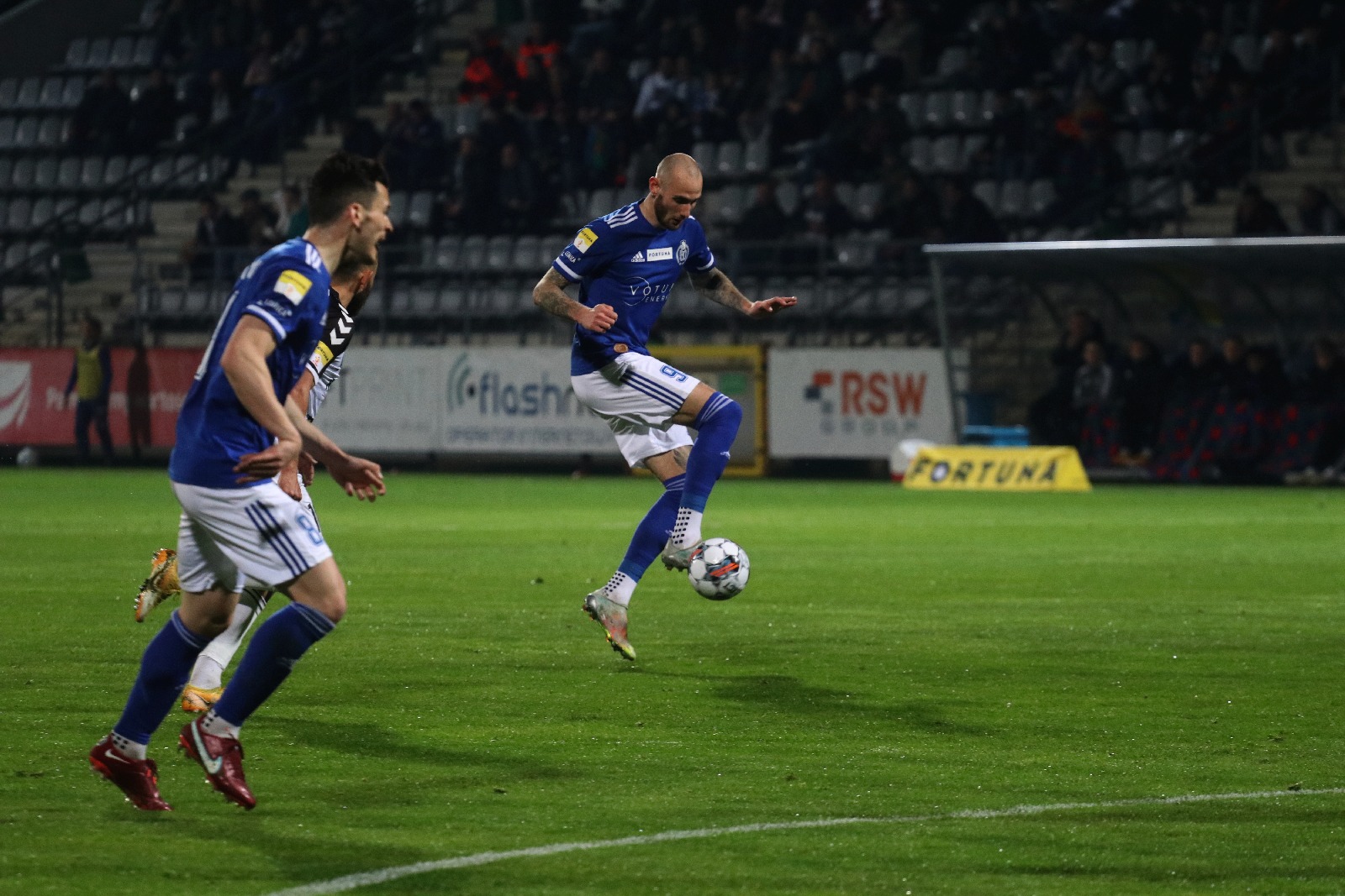 Miedź Legnica traci dwa punkty z Sandecją Nowy Sącz       	