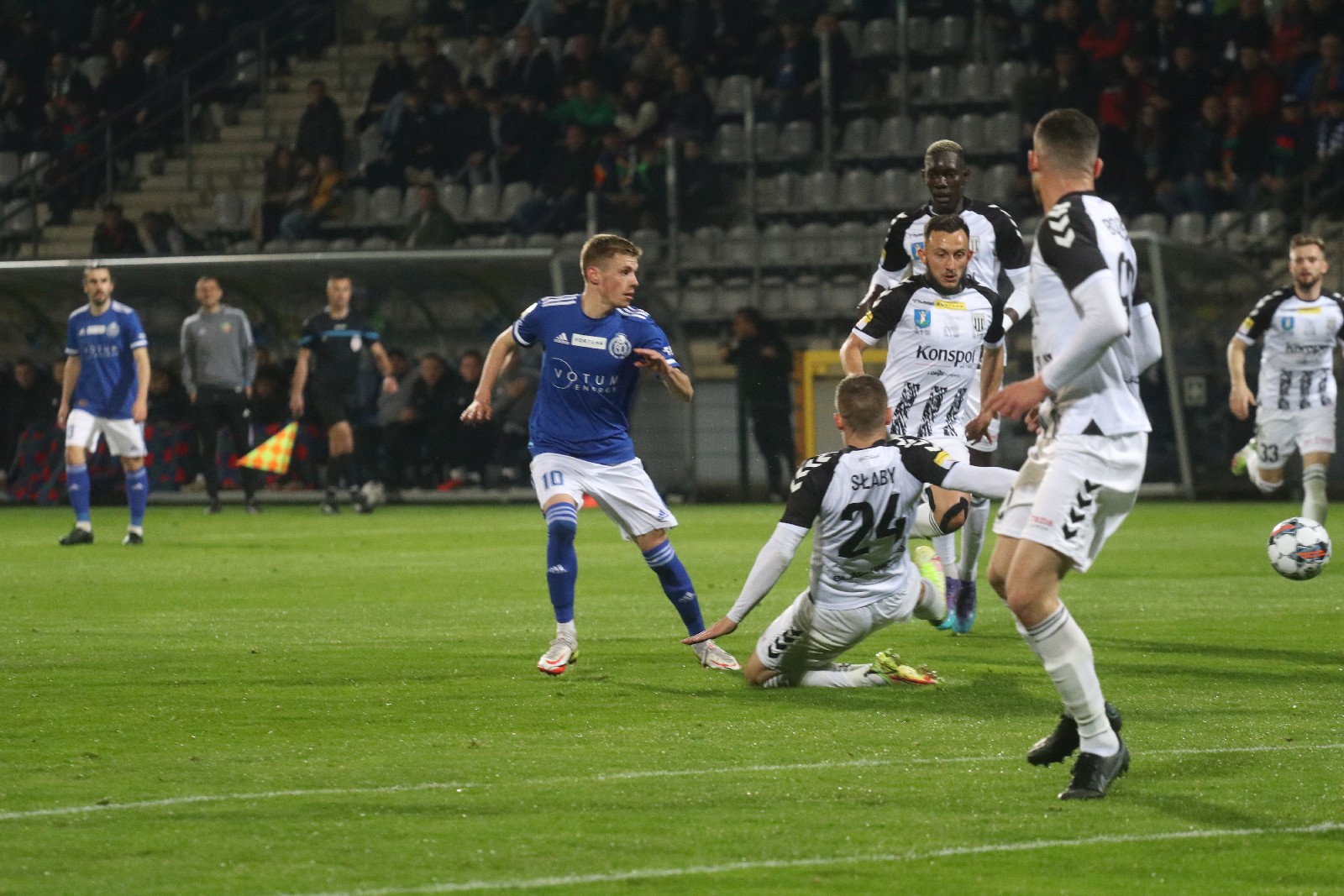 Miedź Legnica traci dwa punkty z Sandecją Nowy Sącz       	