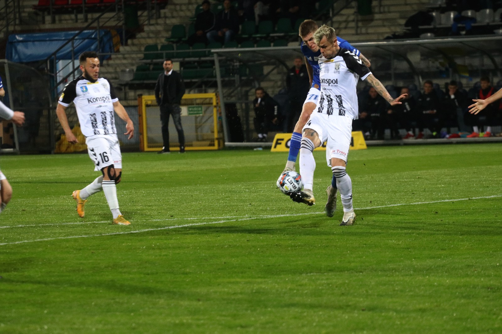 Miedź Legnica traci dwa punkty z Sandecją Nowy Sącz       	