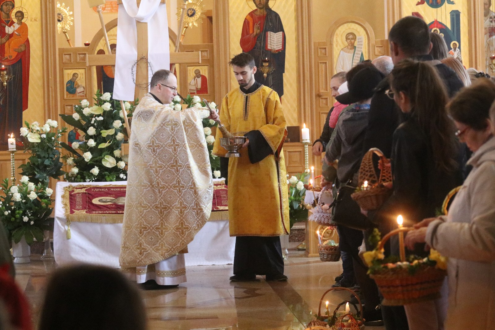 Święcenie pokarmów w parafii greckokatolickiej w Legnicy