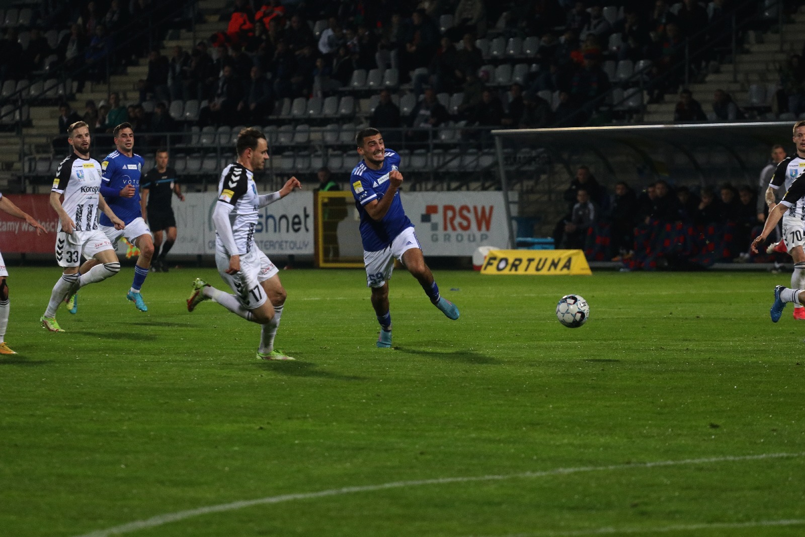 Miedź Legnica traci dwa punkty z Sandecją Nowy Sącz       	
