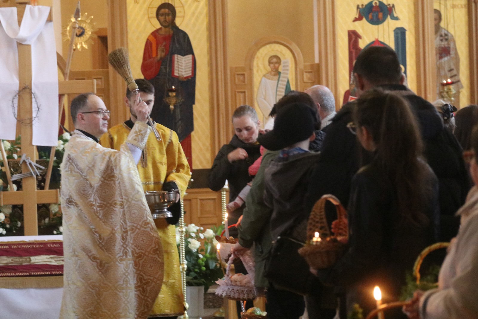 Święcenie pokarmów w parafii greckokatolickiej w Legnicy