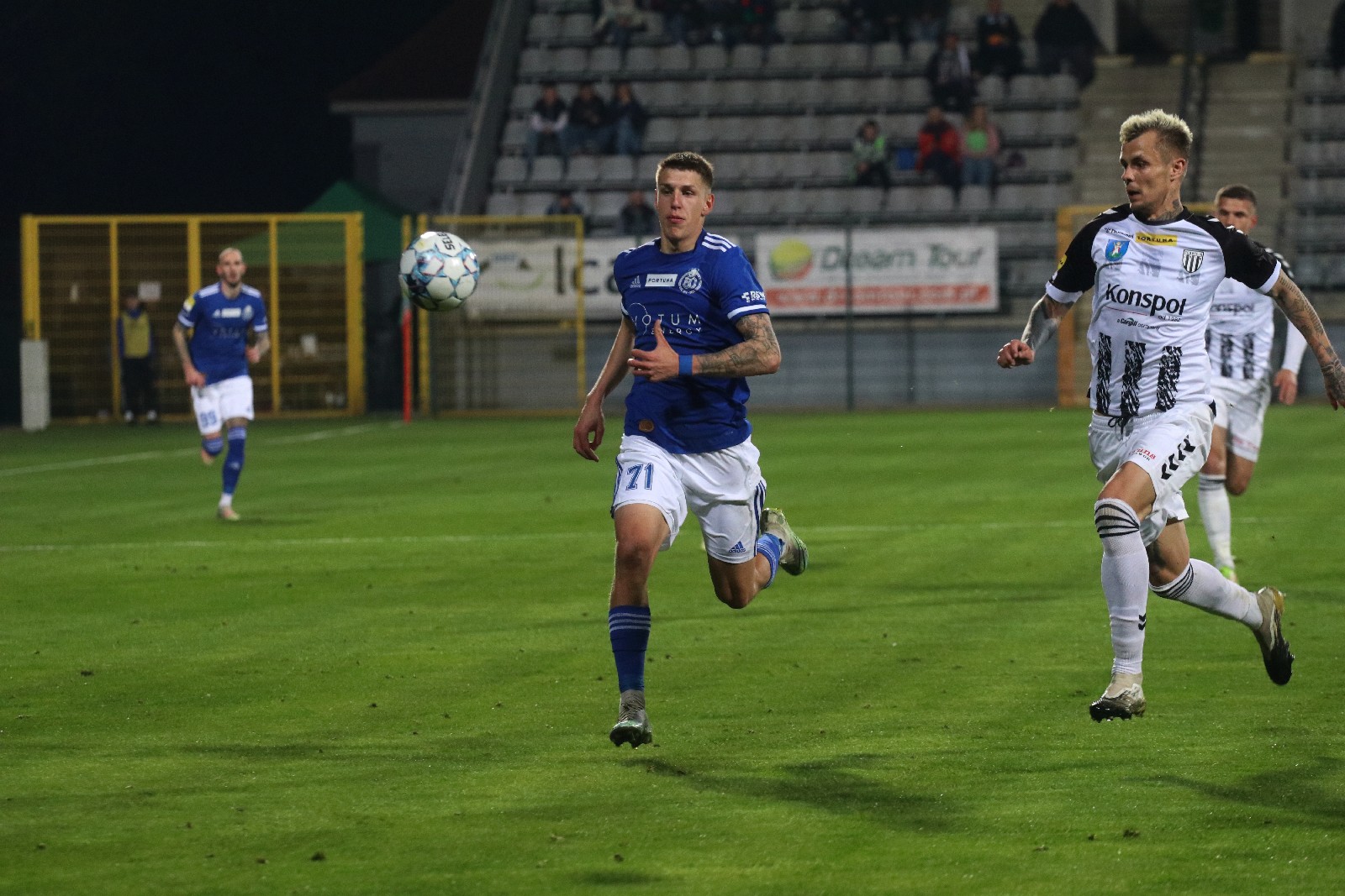 Miedź Legnica traci dwa punkty z Sandecją Nowy Sącz       	