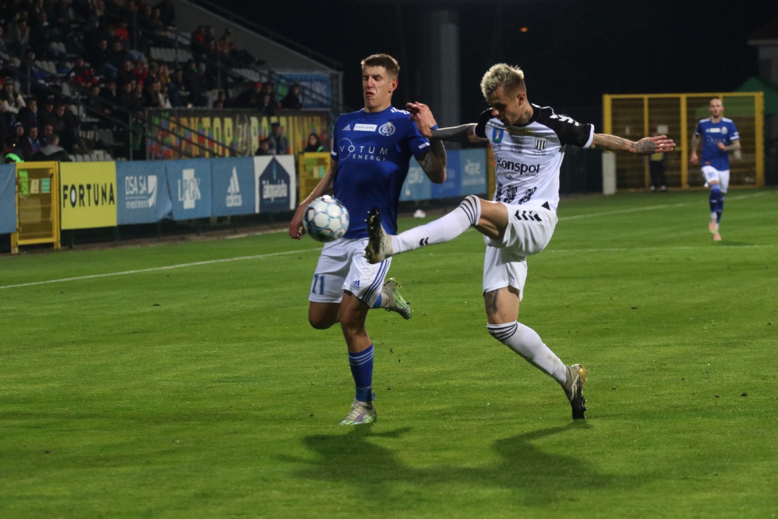 Miedź Legnica traci dwa punkty z Sandecją Nowy Sącz       	