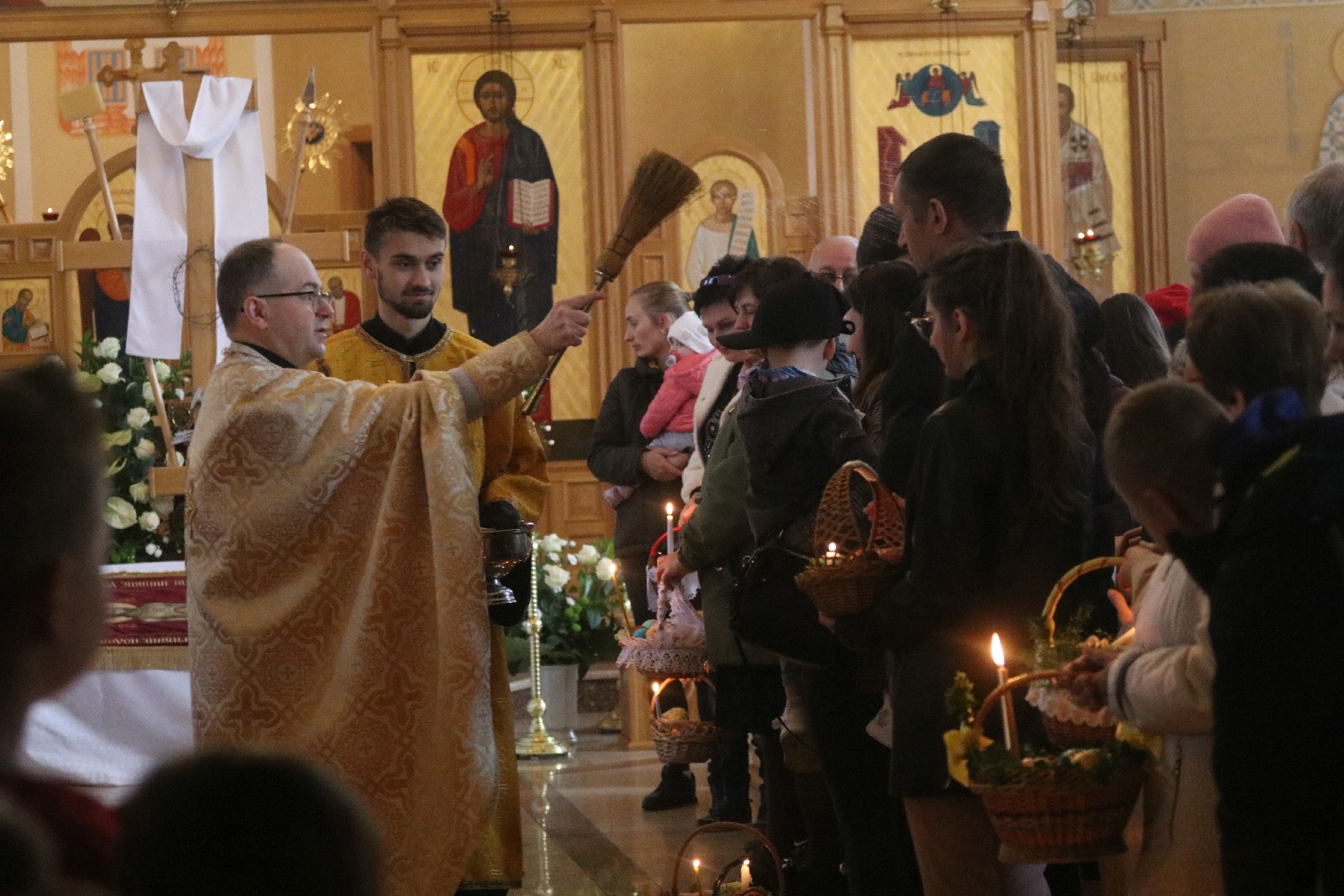 Święcenie pokarmów w parafii greckokatolickiej w Legnicy