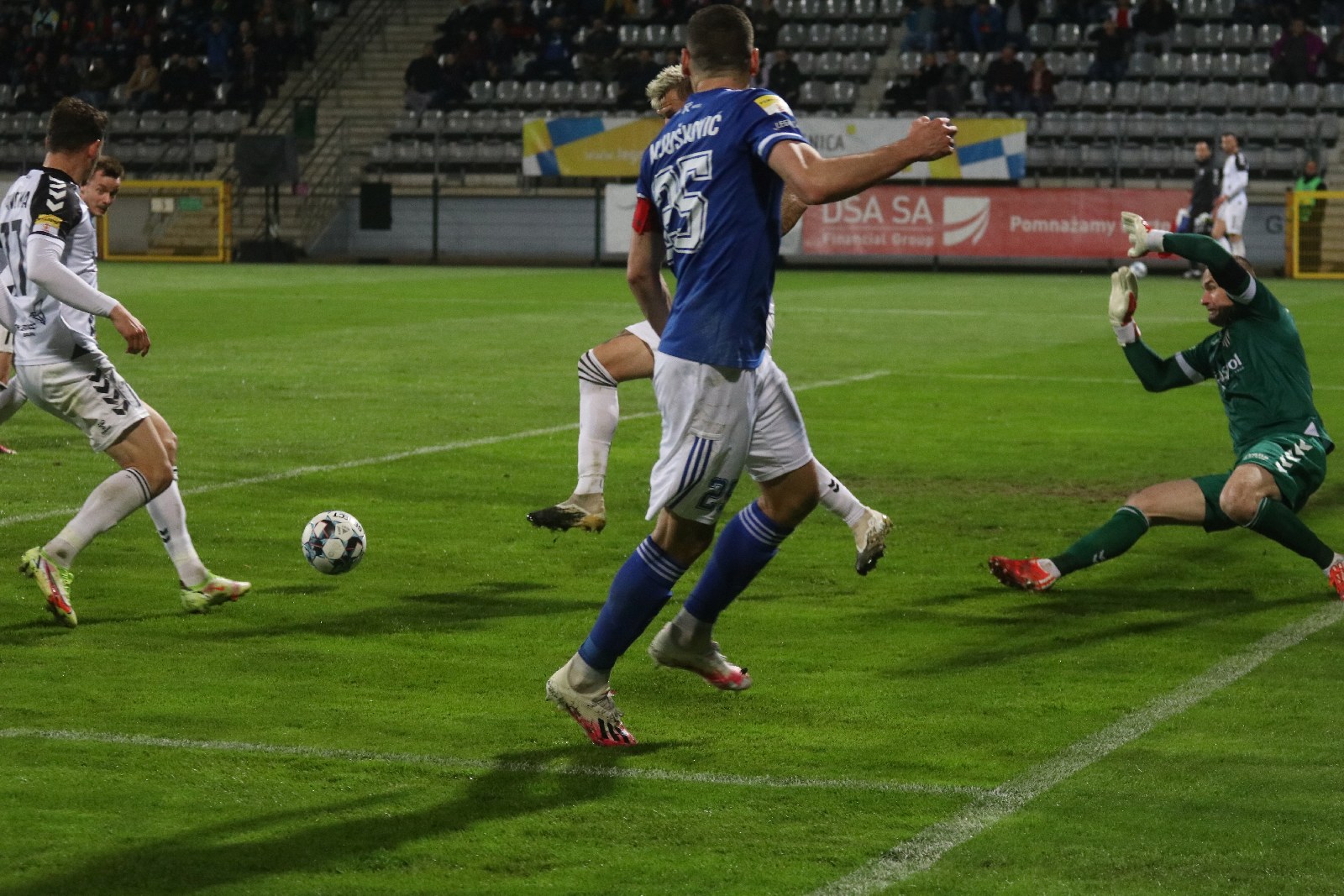 Miedź Legnica traci dwa punkty z Sandecją Nowy Sącz       	