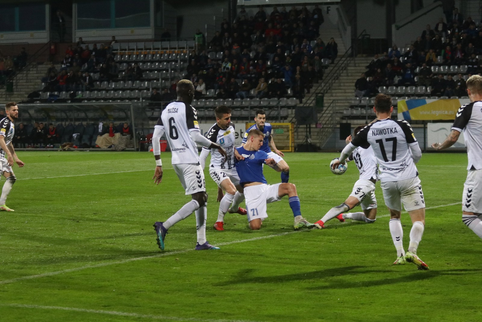 Miedź Legnica traci dwa punkty z Sandecją Nowy Sącz       	
