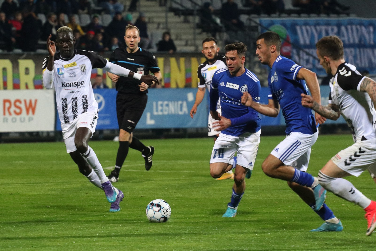 Miedź Legnica traci dwa punkty z Sandecją Nowy Sącz       	
