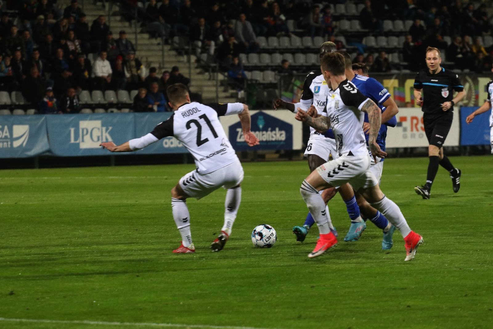 Miedź Legnica traci dwa punkty z Sandecją Nowy Sącz       	
