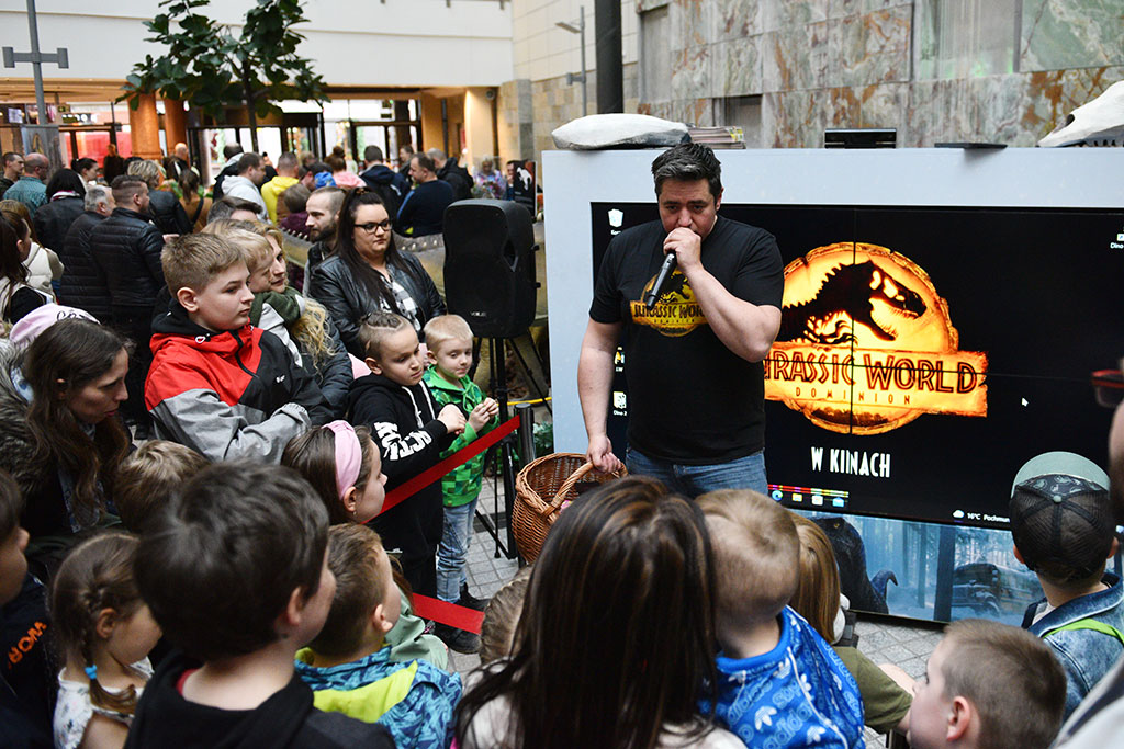 Wycieczka do świata prahistorii. Oko w oko z dinozaurami