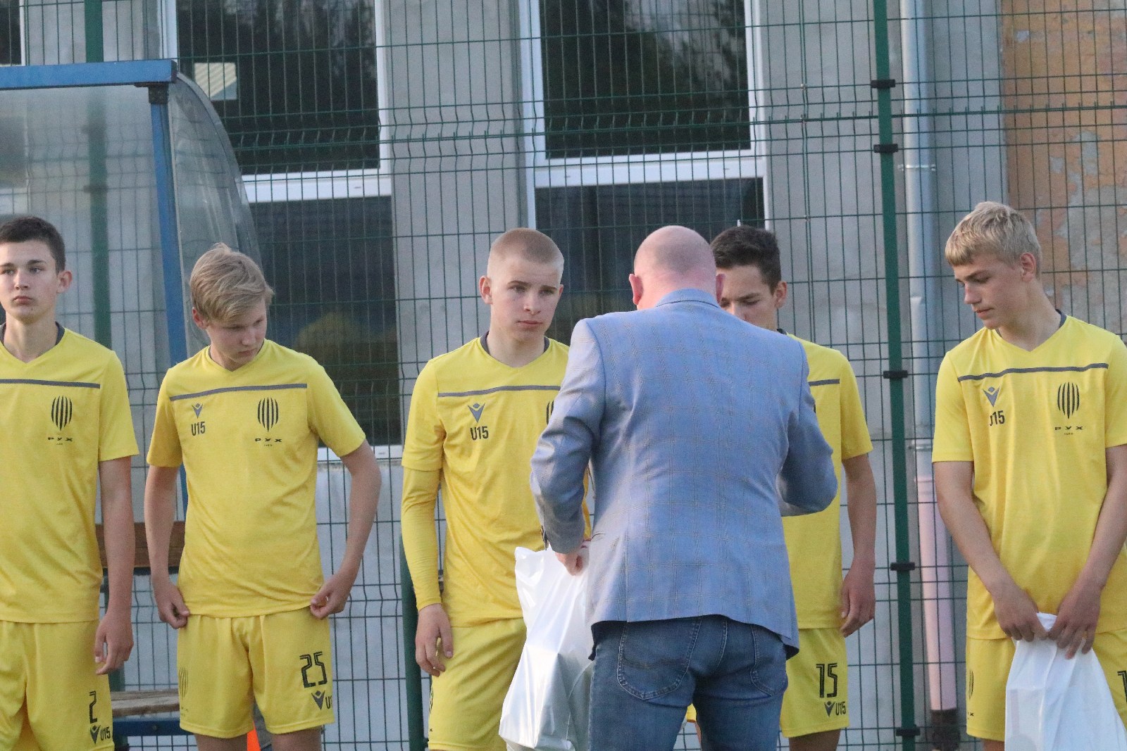 Juniorzy ze Lwowa lepsi od juniorów Konfeksu Legnica