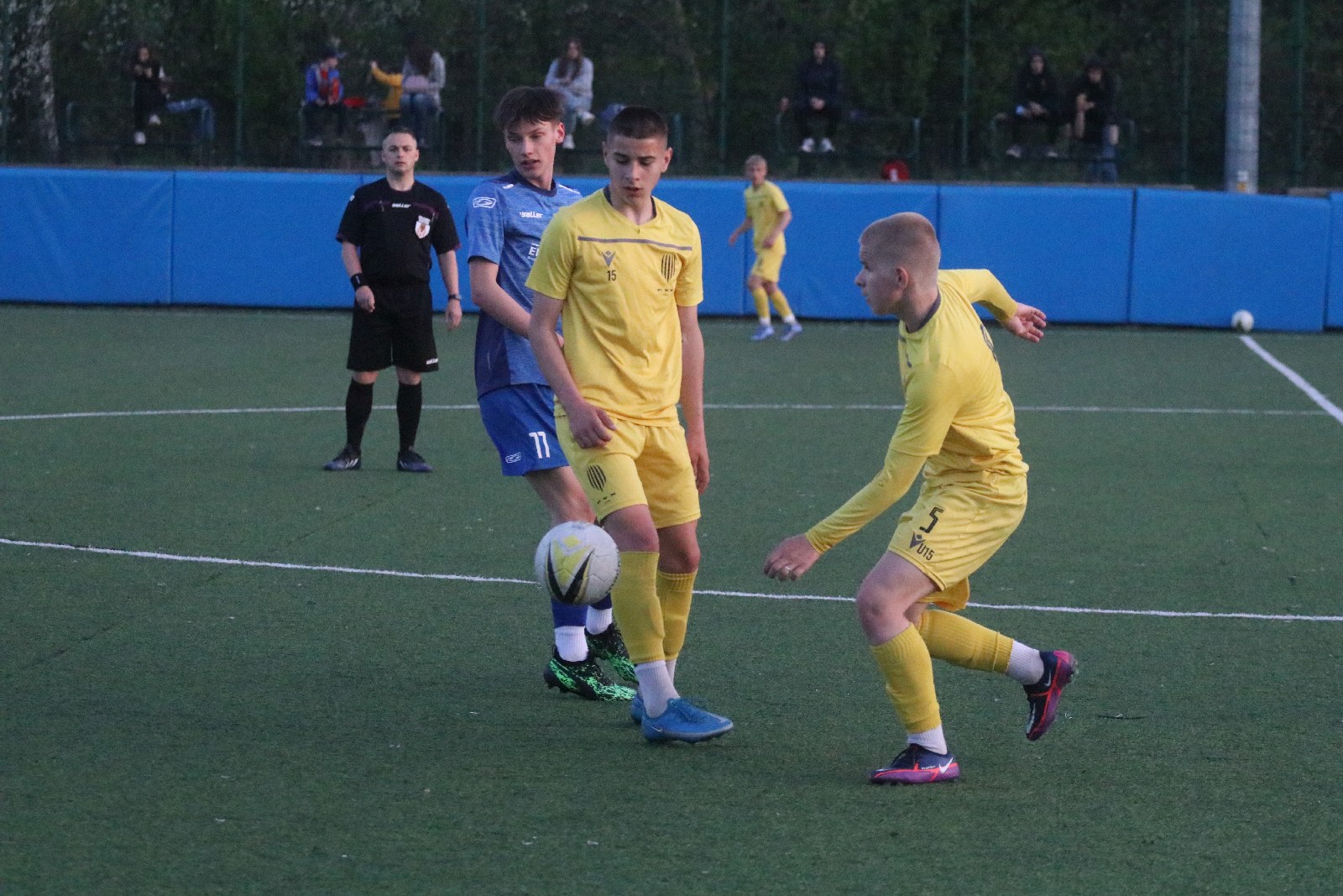 Juniorzy ze Lwowa lepsi od juniorów Konfeksu Legnica