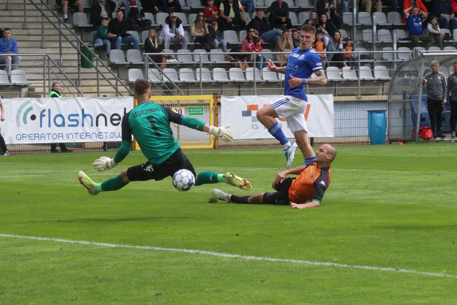 Miedź Legnica po golu Patryka Makucha pokonała Chrobrego