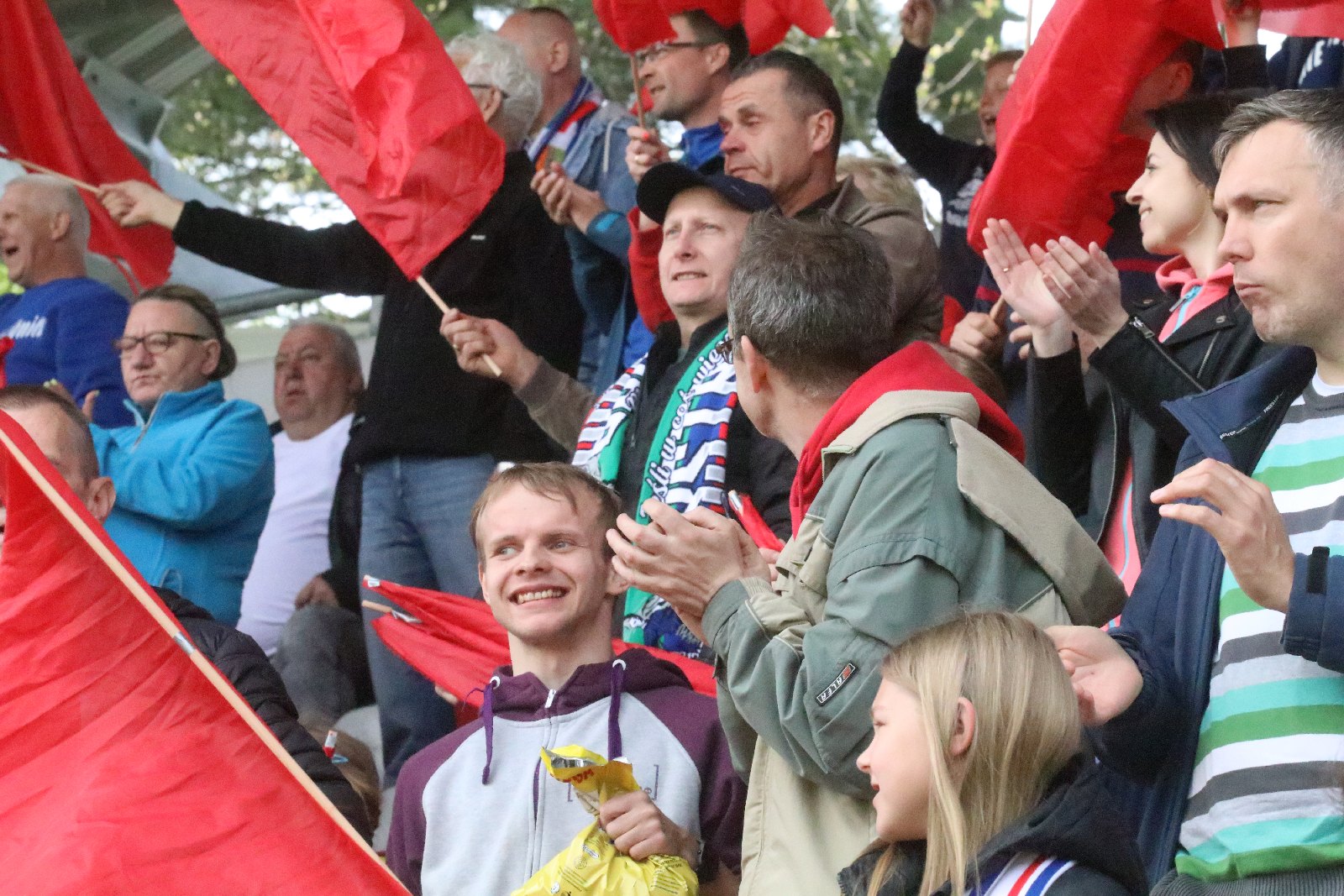 Ponad cztery tysiące kibiców oglądało mecz Miedź - Chrobry