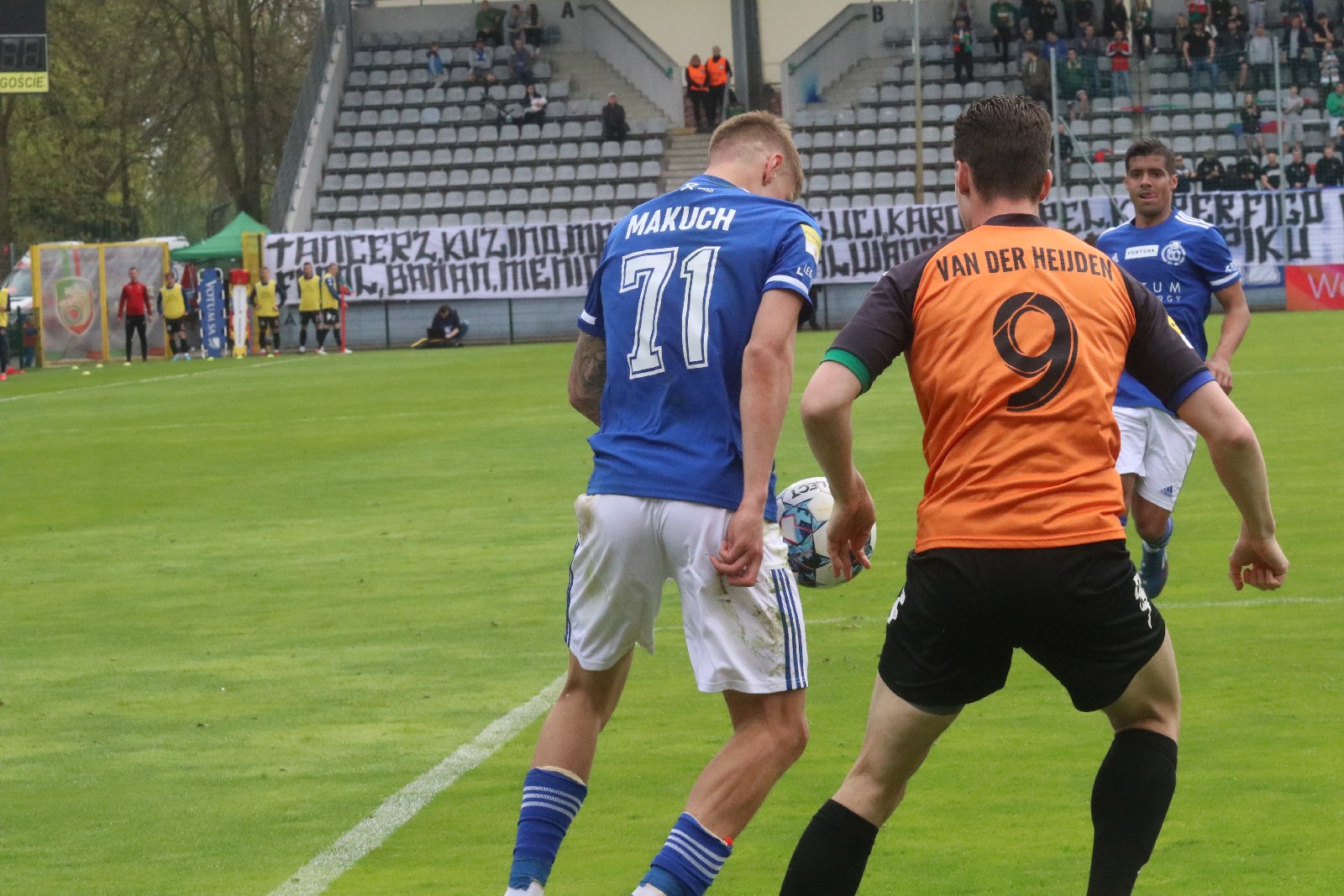 Miedź Legnica po golu Patryka Makucha pokonała Chrobrego