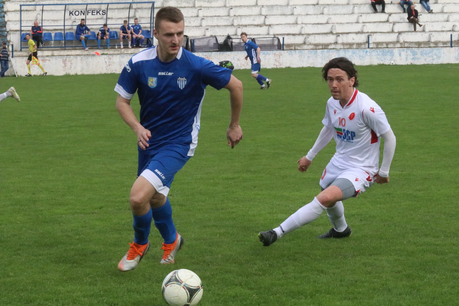 Dziewięć bramek podczas pojedynku Konfeksu z Iskrą