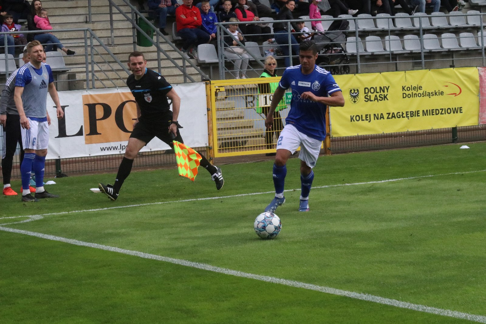 Miedź Legnica po golu Patryka Makucha pokonała Chrobrego
