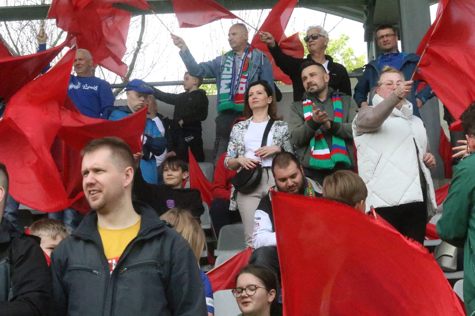 Ponad cztery tysiące kibiców oglądało mecz Miedź - Chrobry
