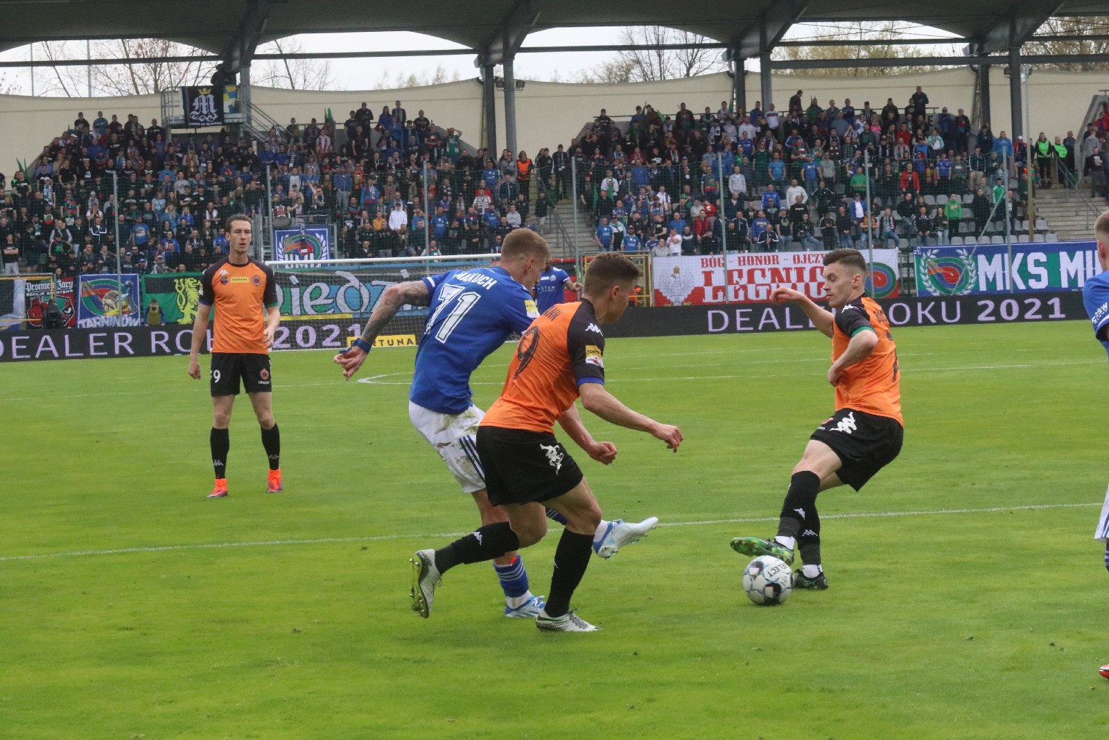 Miedź Legnica po golu Patryka Makucha pokonała Chrobrego