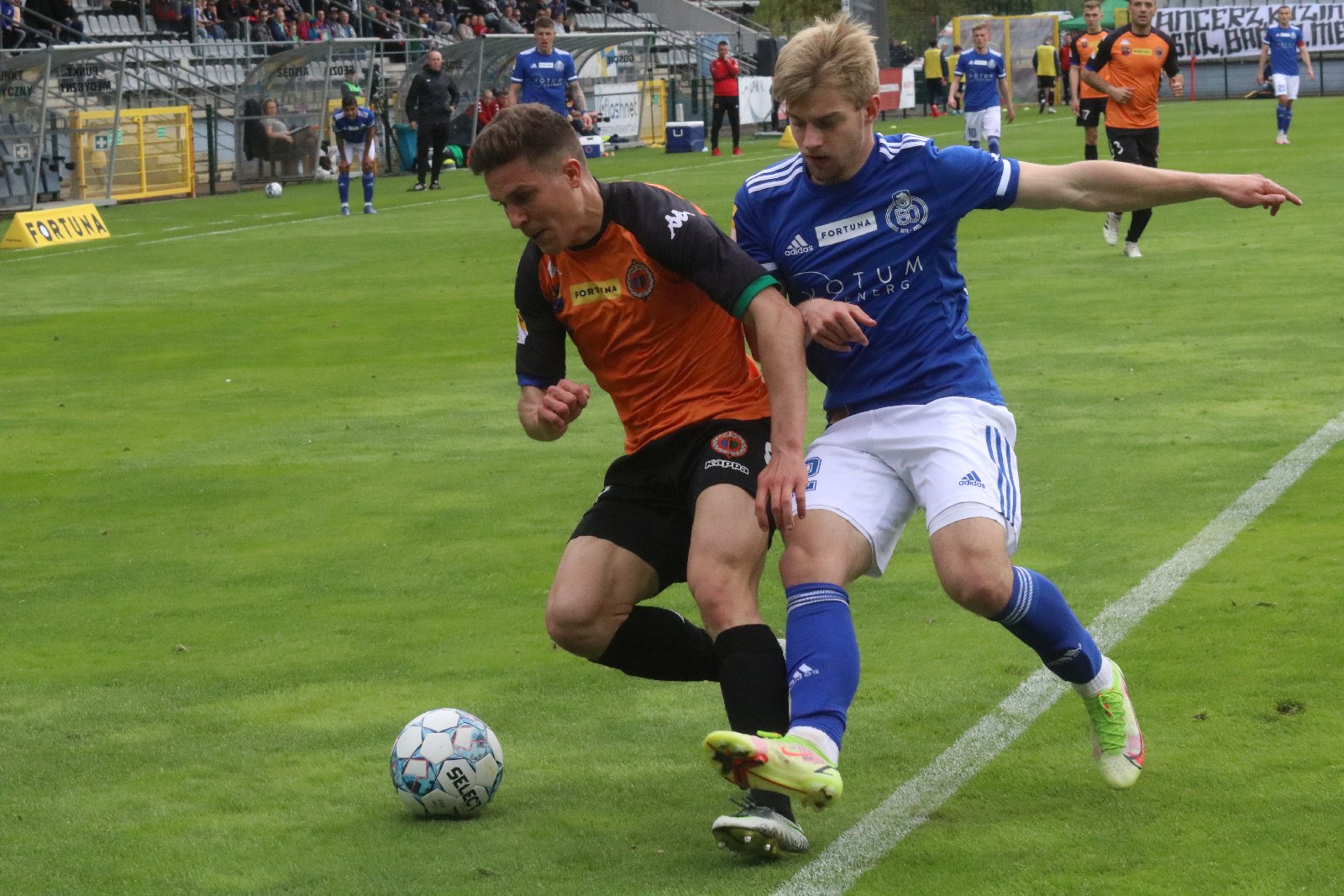 Miedź Legnica po golu Patryka Makucha pokonała Chrobrego