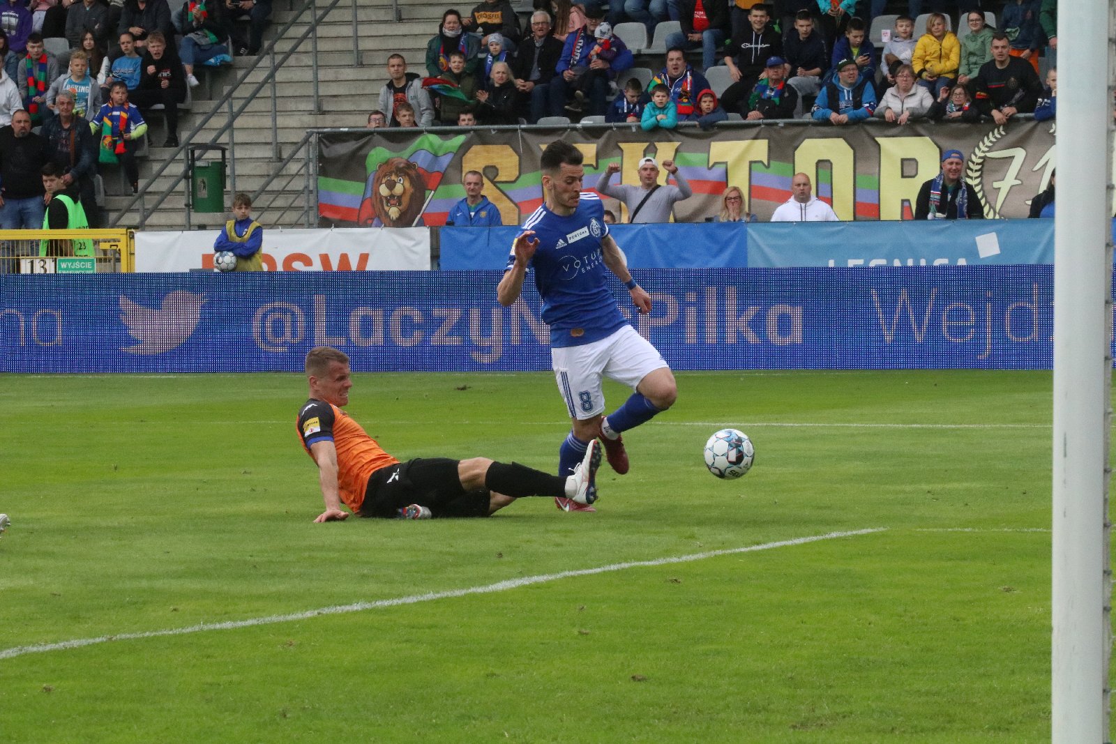 Miedź Legnica po golu Patryka Makucha pokonała Chrobrego