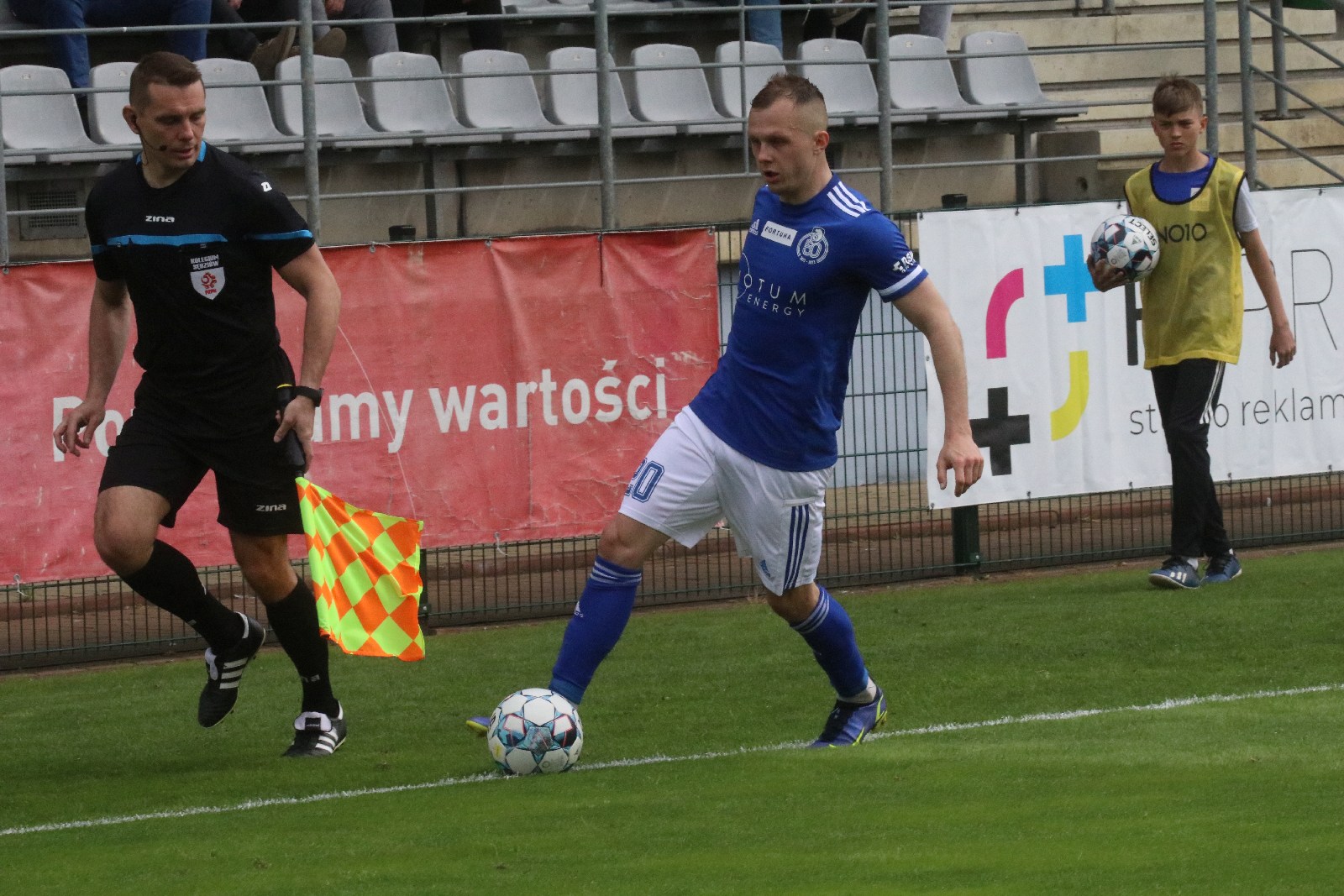 Miedź Legnica po golu Patryka Makucha pokonała Chrobrego