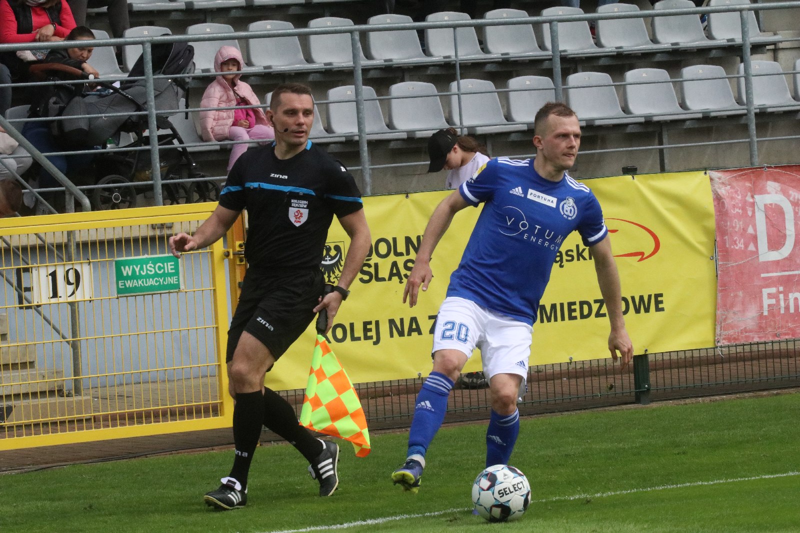 Miedź Legnica po golu Patryka Makucha pokonała Chrobrego